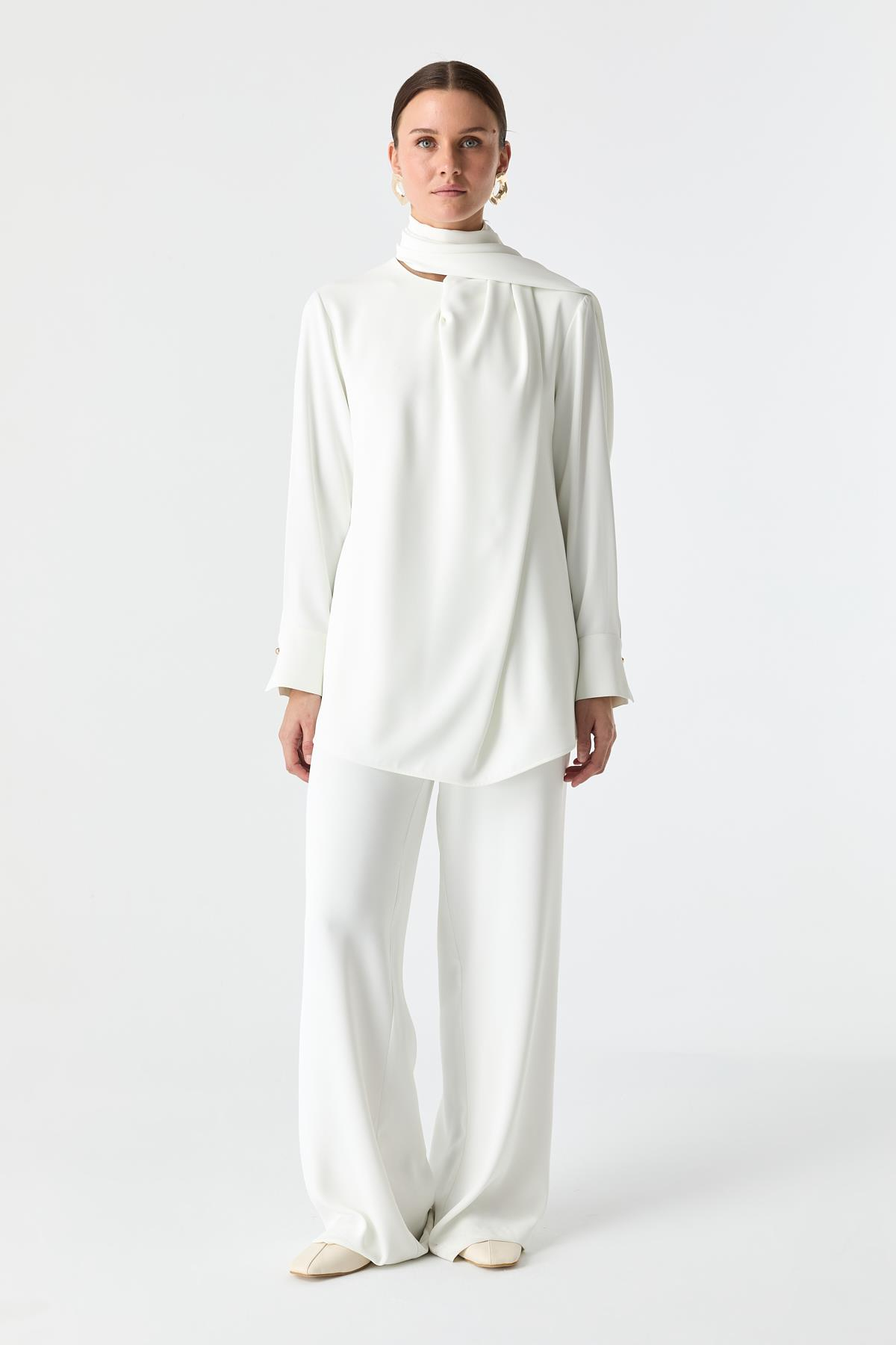 Atkı Detaylı Dökümlü Bluz BEYAZ{KATEGORİ}