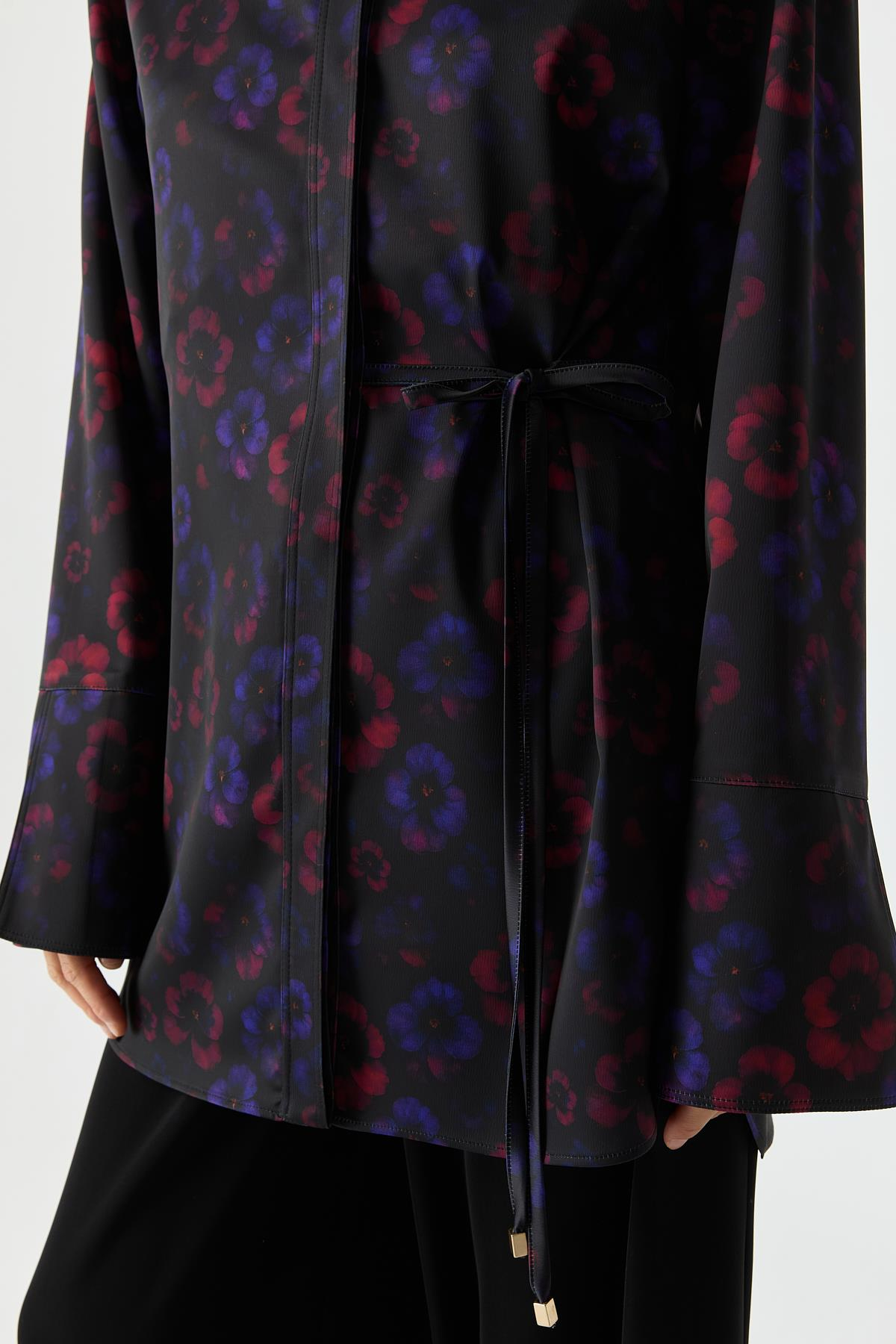 Bağ Detaylı Desenli Gömlek{KATEGORİ}