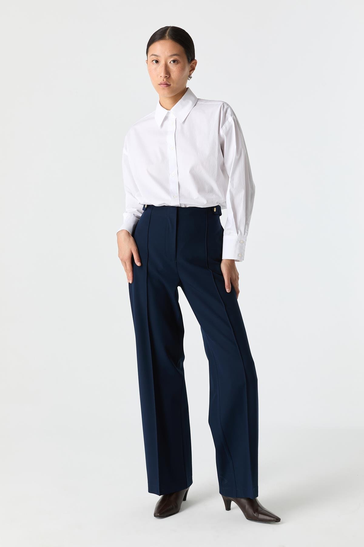 Bel Detaylı Düz Kesim Pantolon{KATEGORİ}