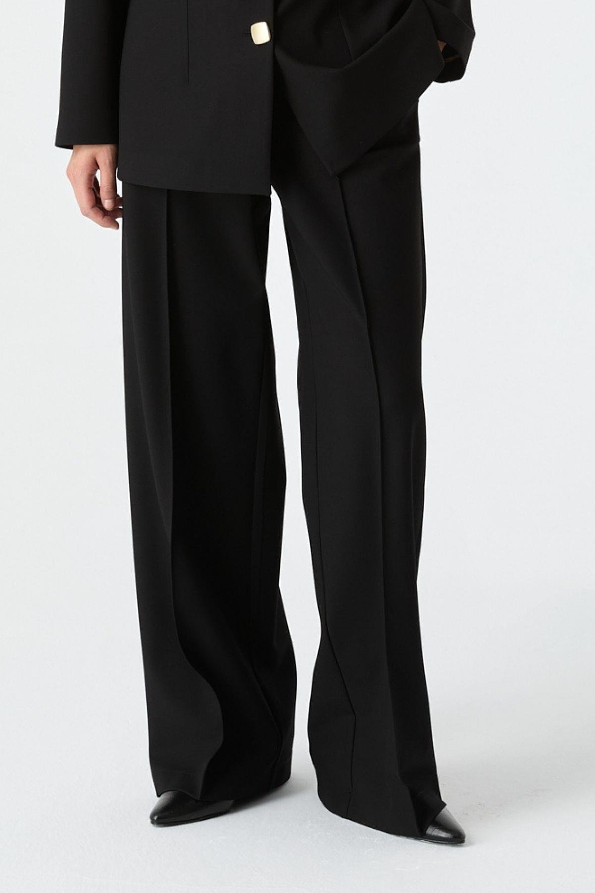 Bel Detaylı Düz Kesim Pantolon{KATEGORİ}