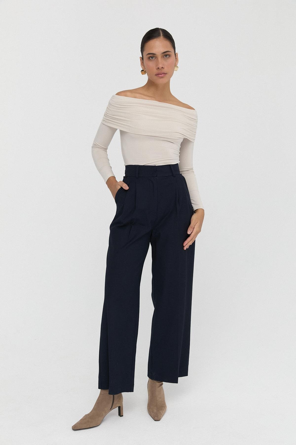 Çift Pilili Düz Kesim Pantolon{KATEGORİ}