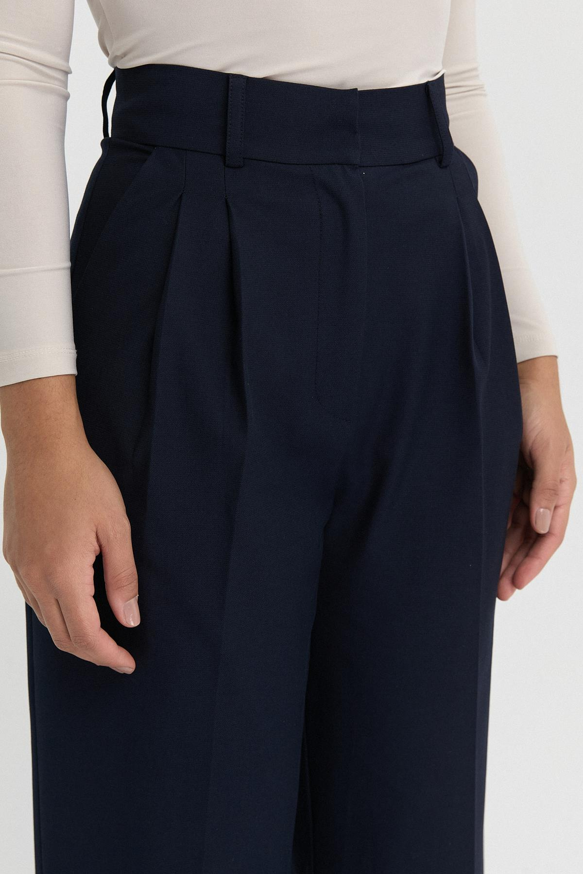 Çift Pilili Düz Kesim Pantolon{KATEGORİ}