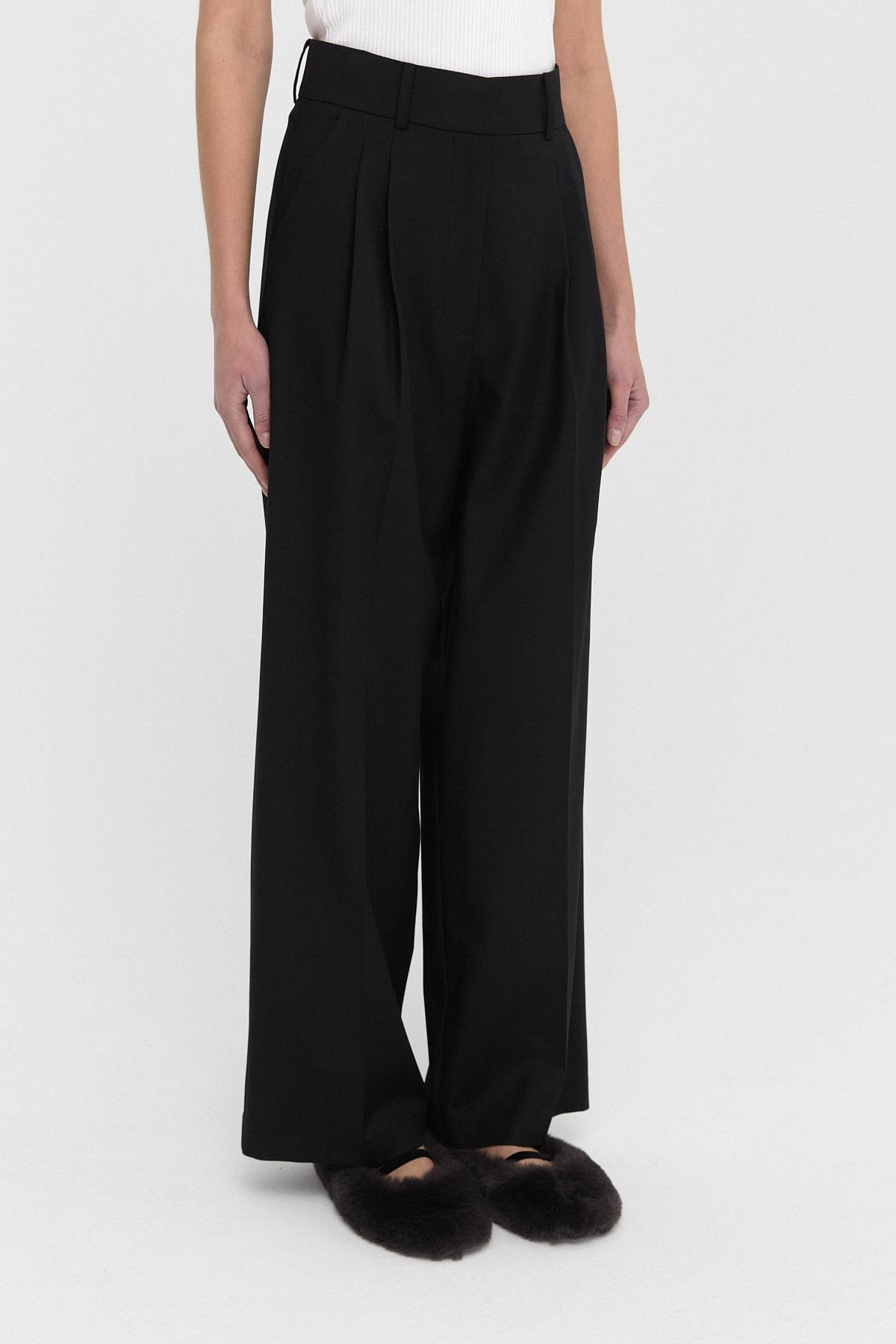 Çift Pilili Düz Kesim Pantolon{KATEGORİ}