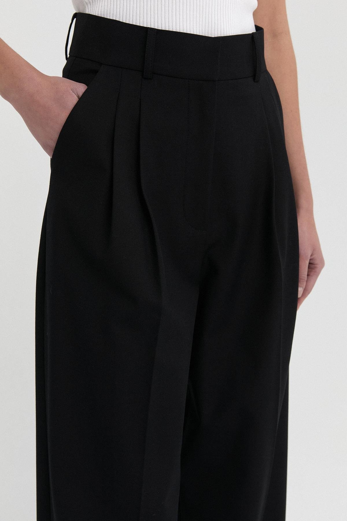 Çift Pilili Düz Kesim Pantolon{KATEGORİ}