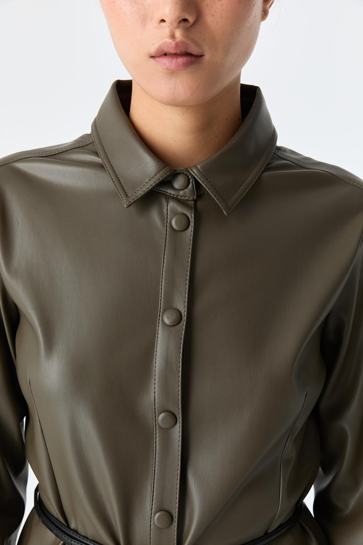 Deri Dokulu Düz Kesim Gömlek HAKİ{KATEGORİ}