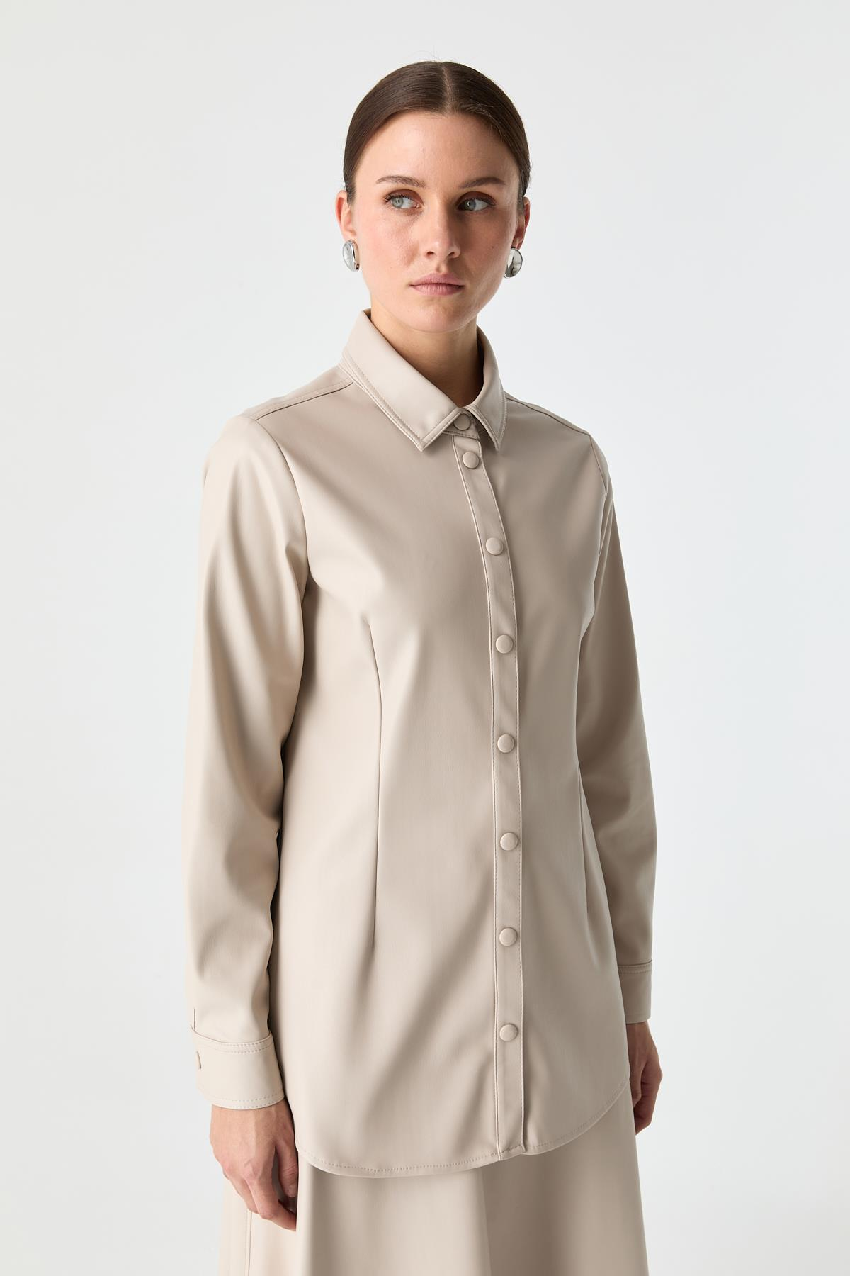 Deri Dokulu Düz Kesim Gömlek TAŞ{KATEGORİ}