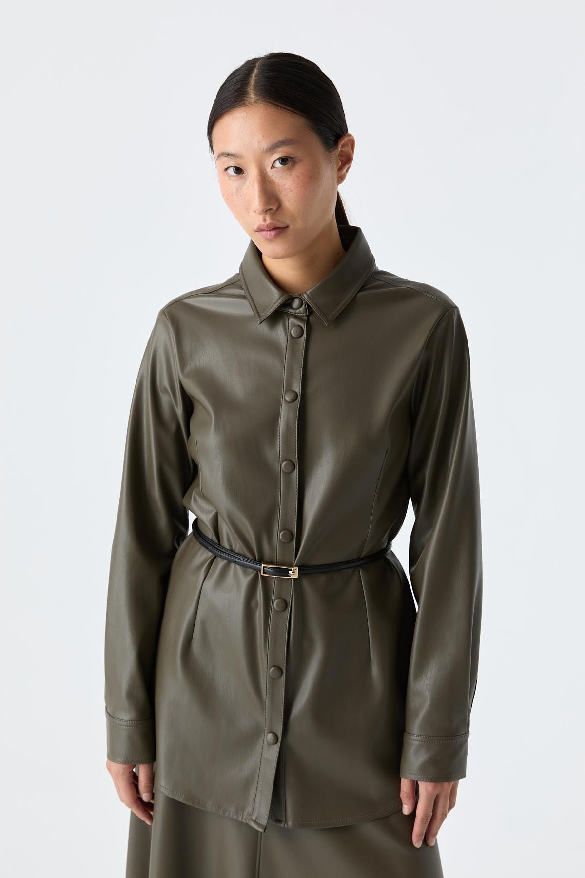 Deri Dokulu Düz Kesim Gömlek HAKİ{KATEGORİ}