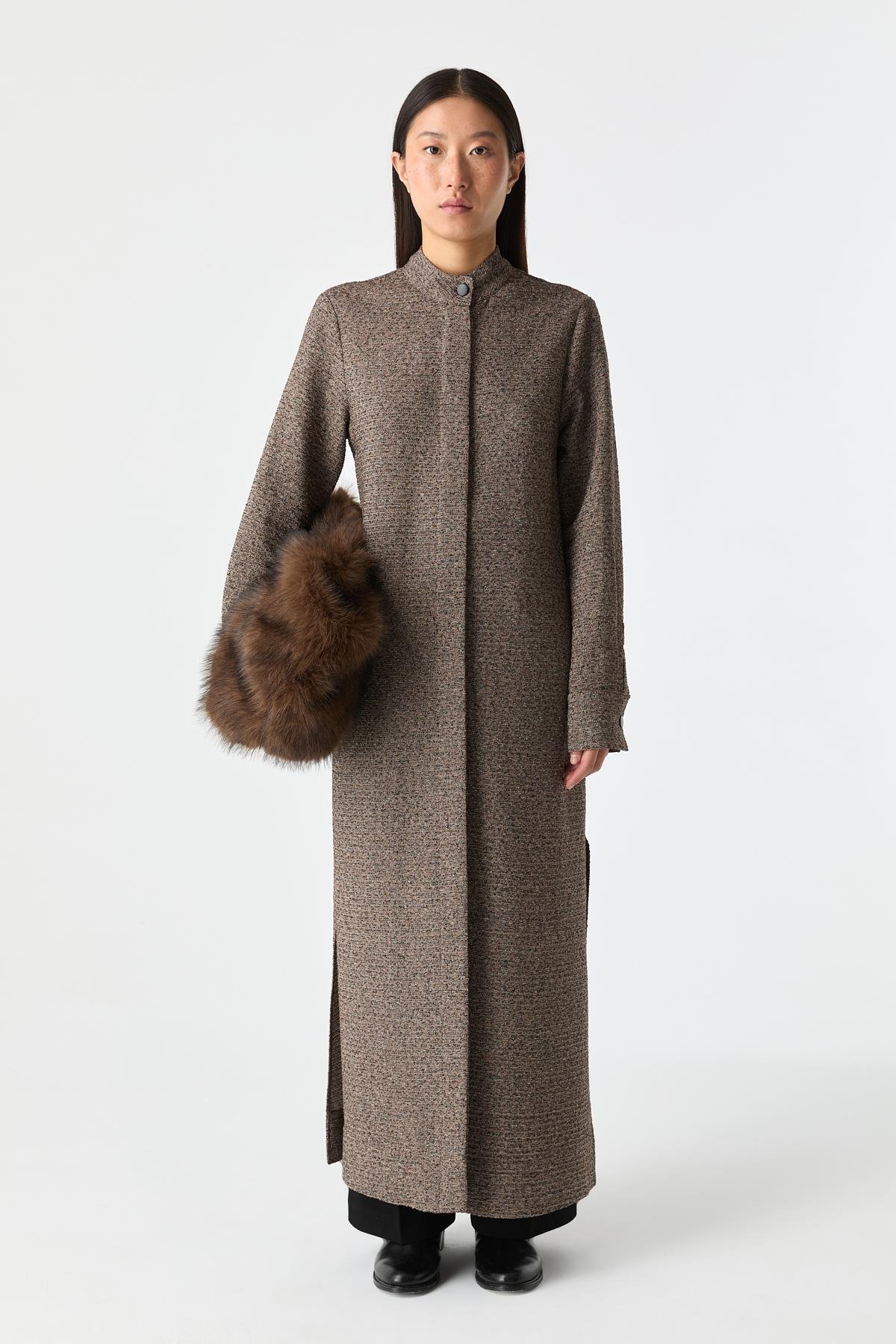 Derin Yırtmaçlı Uzun Tüvit Gömlek KAHVERENGİ{KATEGORİ}