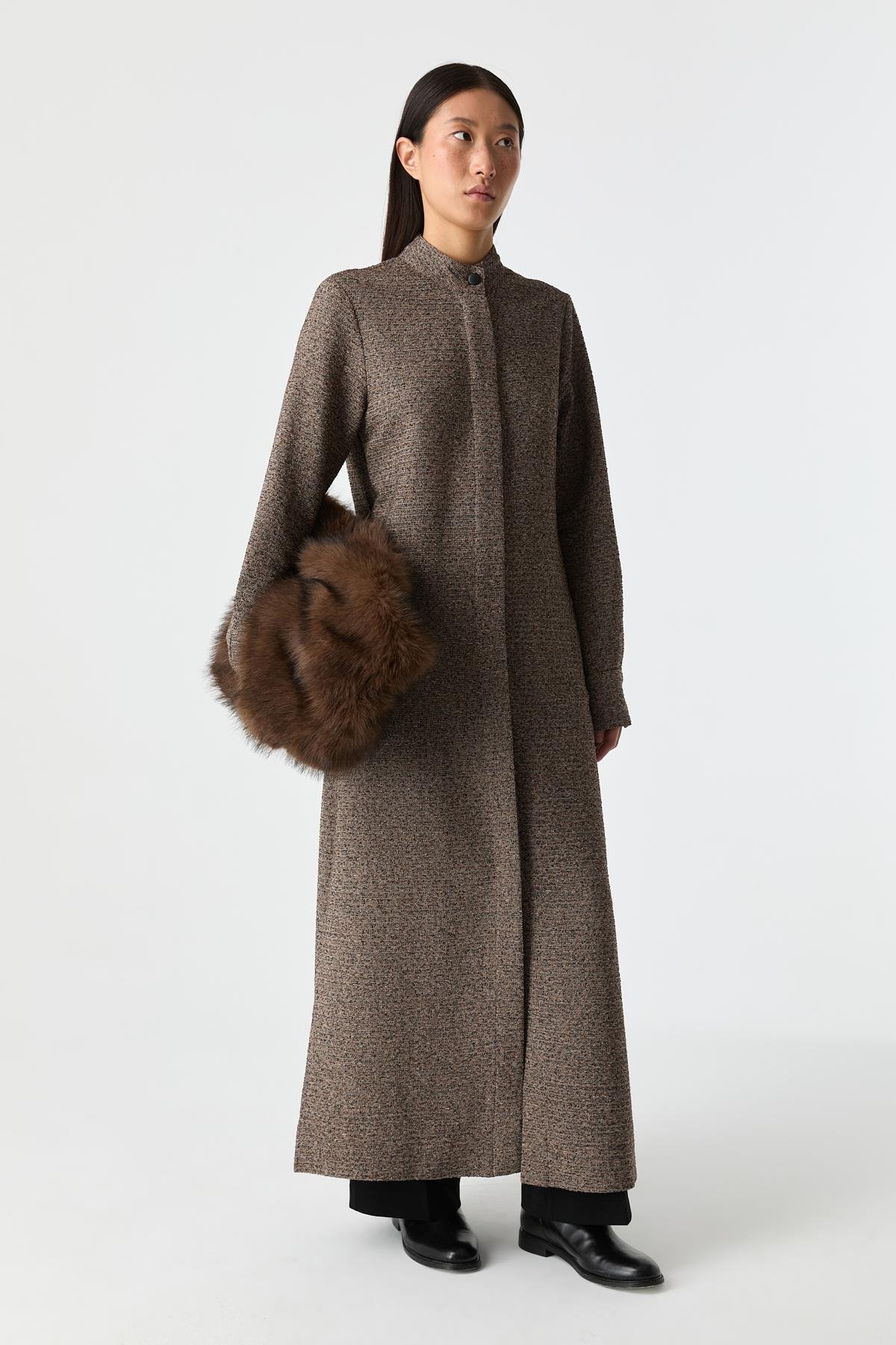 Derin Yırtmaçlı Uzun Tüvit Gömlek KAHVERENGİ{KATEGORİ}