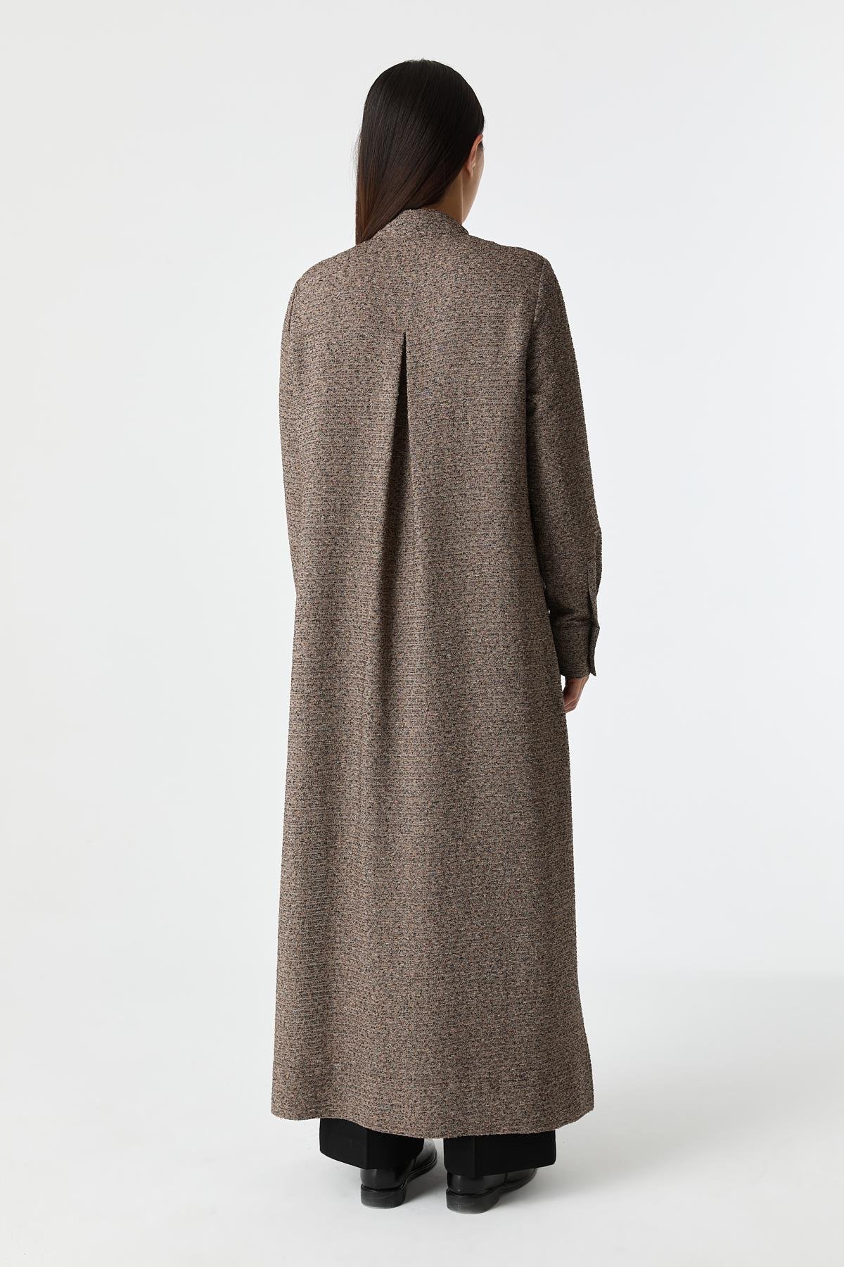 Derin Yırtmaçlı Uzun Tüvit Gömlek KAHVERENGİ{KATEGORİ}