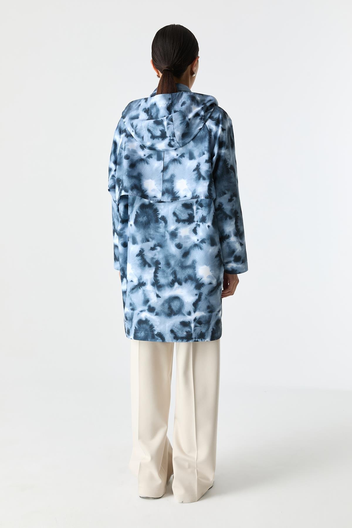 Desenli Kapüşonlu Yağmurluk{KATEGORİ}