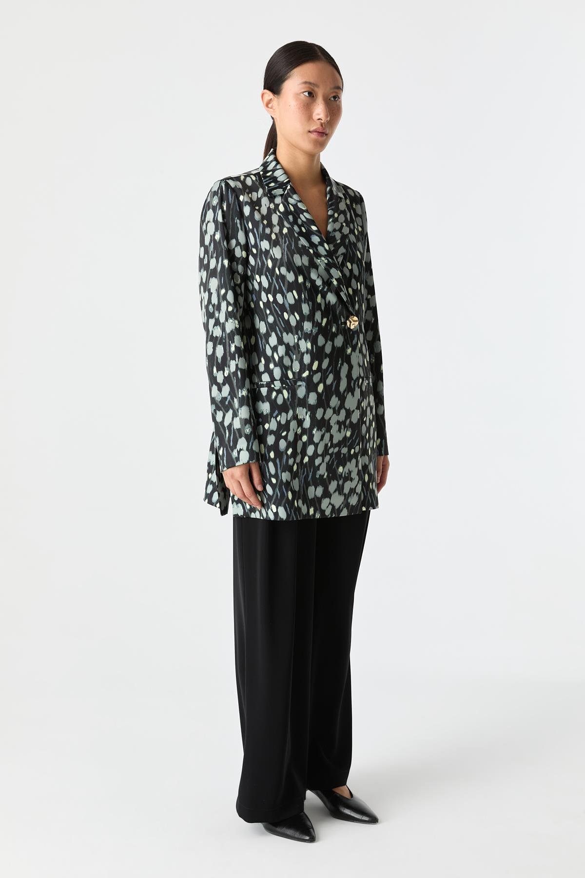 Desenli Saten Ceket{KATEGORİ}