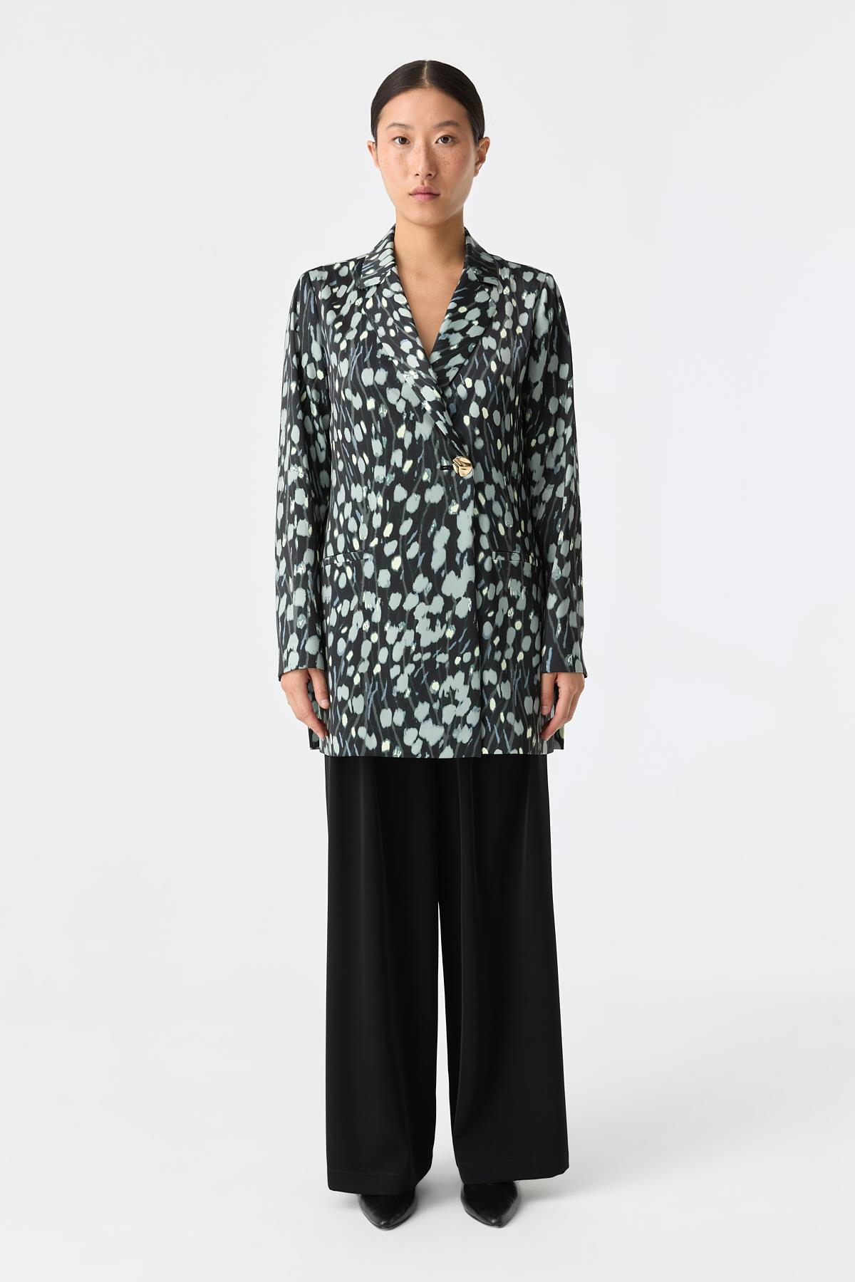 Desenli Saten Ceket{KATEGORİ}