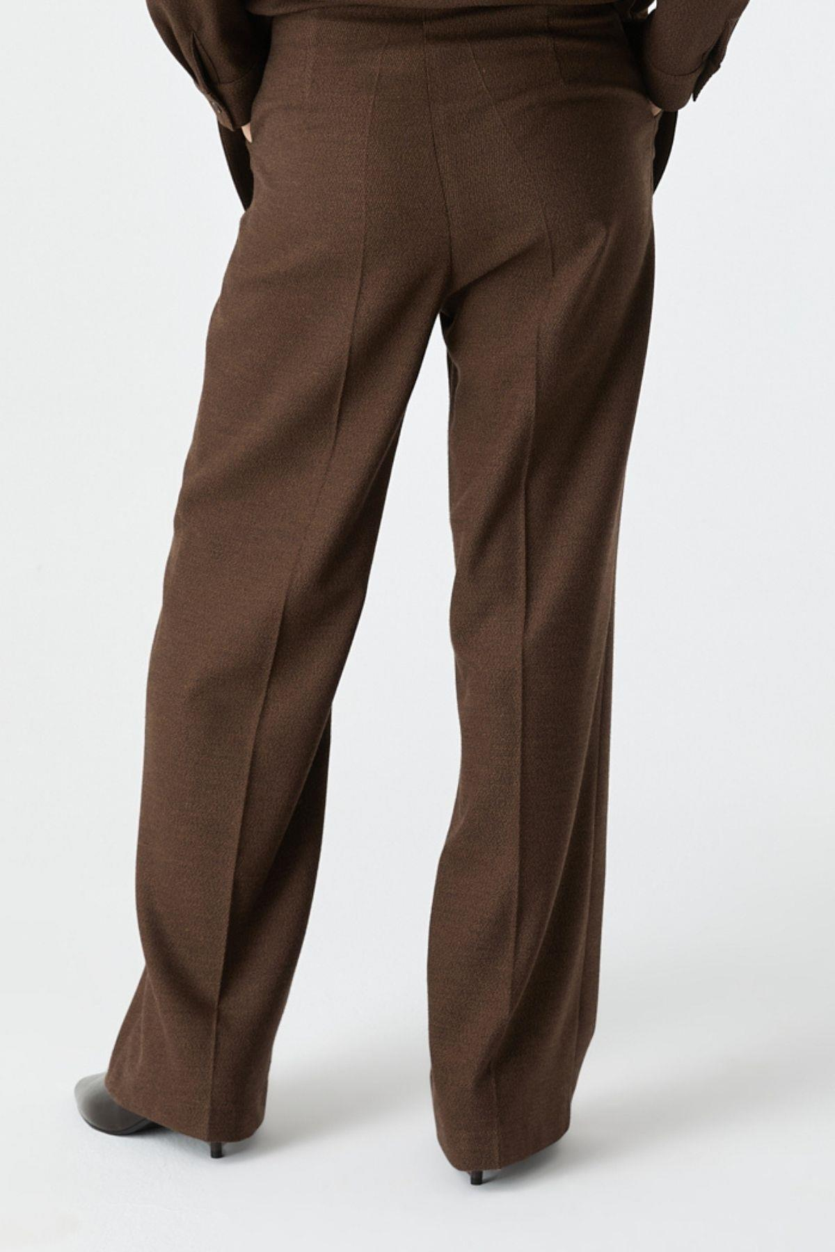 Dokulu Takım Pantolon{KATEGORİ}