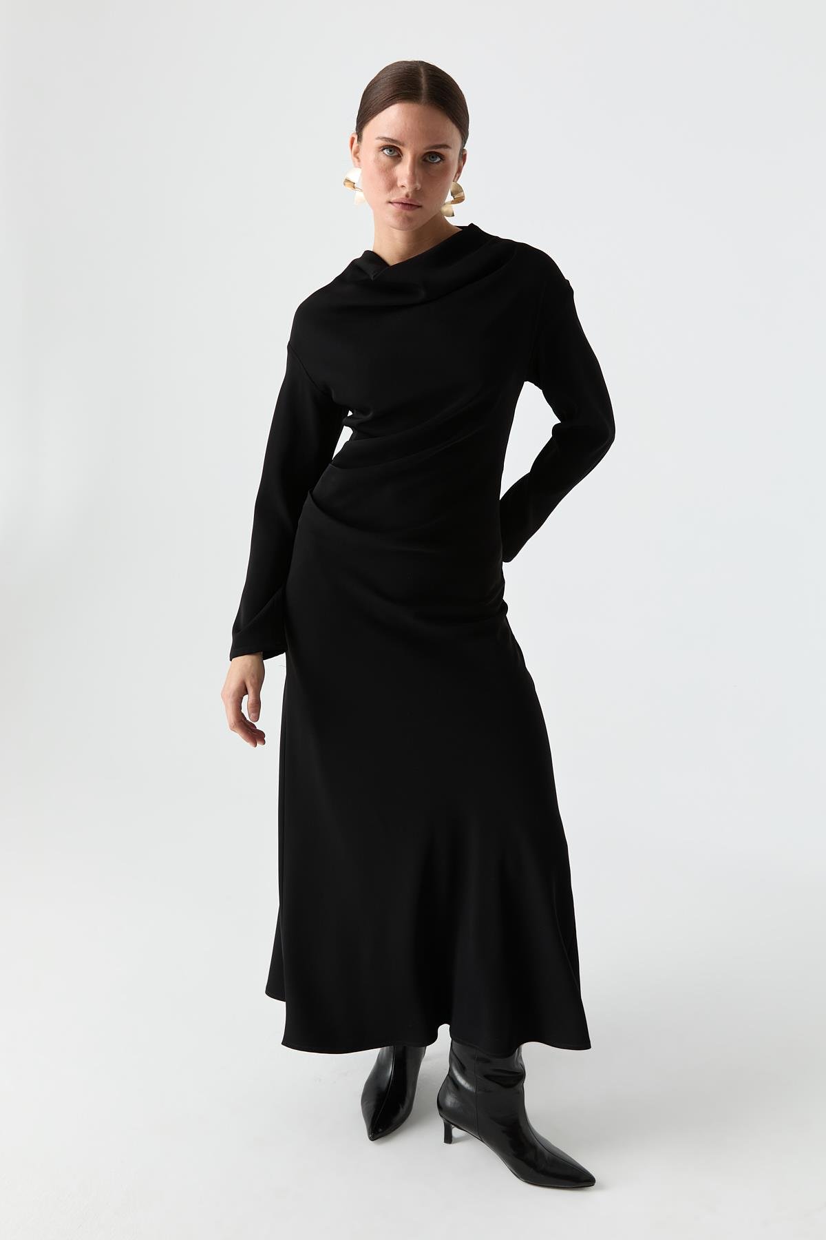 Drape Detaylı Evaze Elbise SİYAH{KATEGORİ}