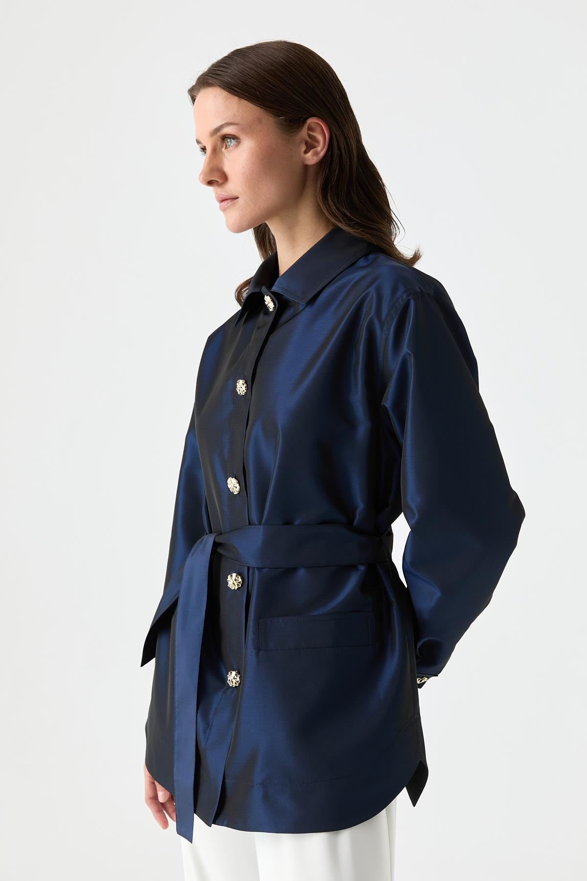 Düğmeli Tafta Ceket{KATEGORİ}