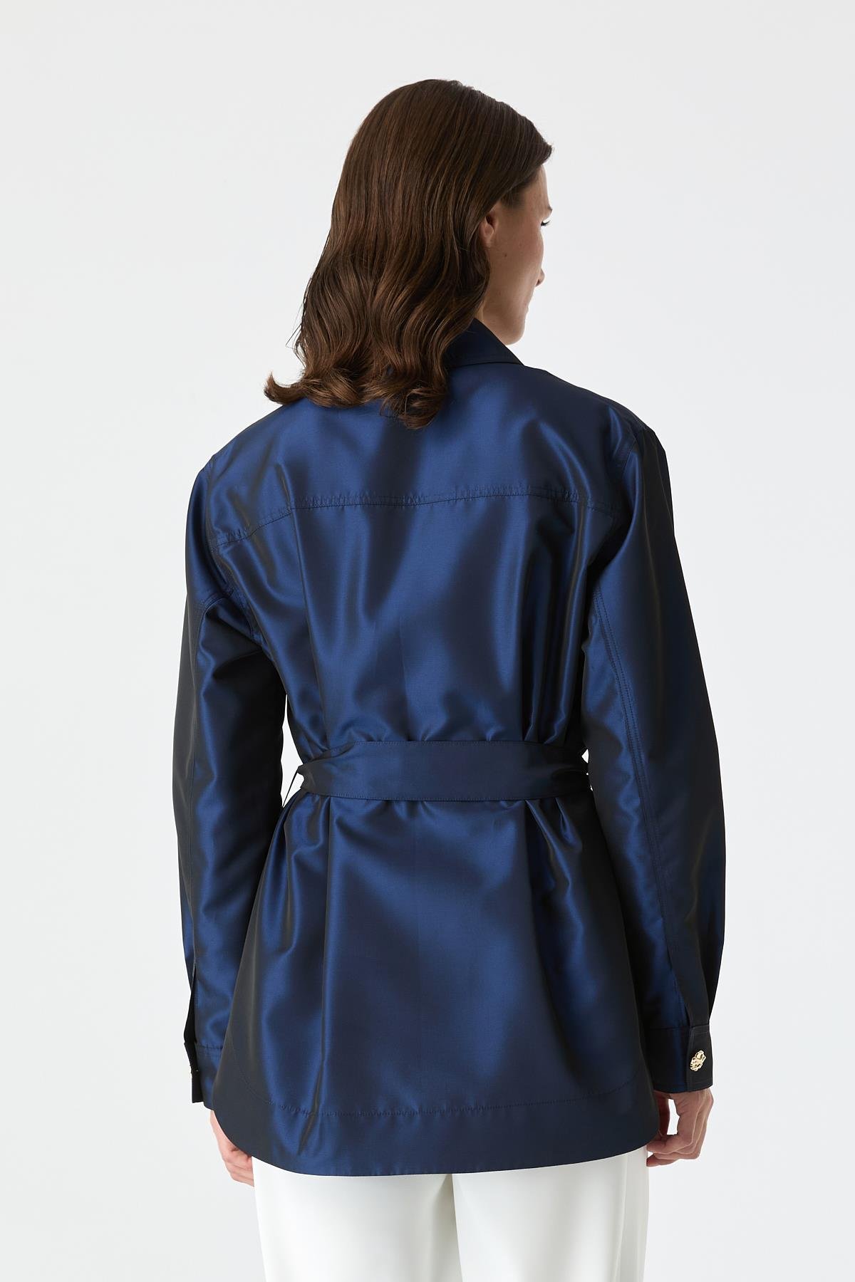 Düğmeli Tafta Ceket{KATEGORİ}