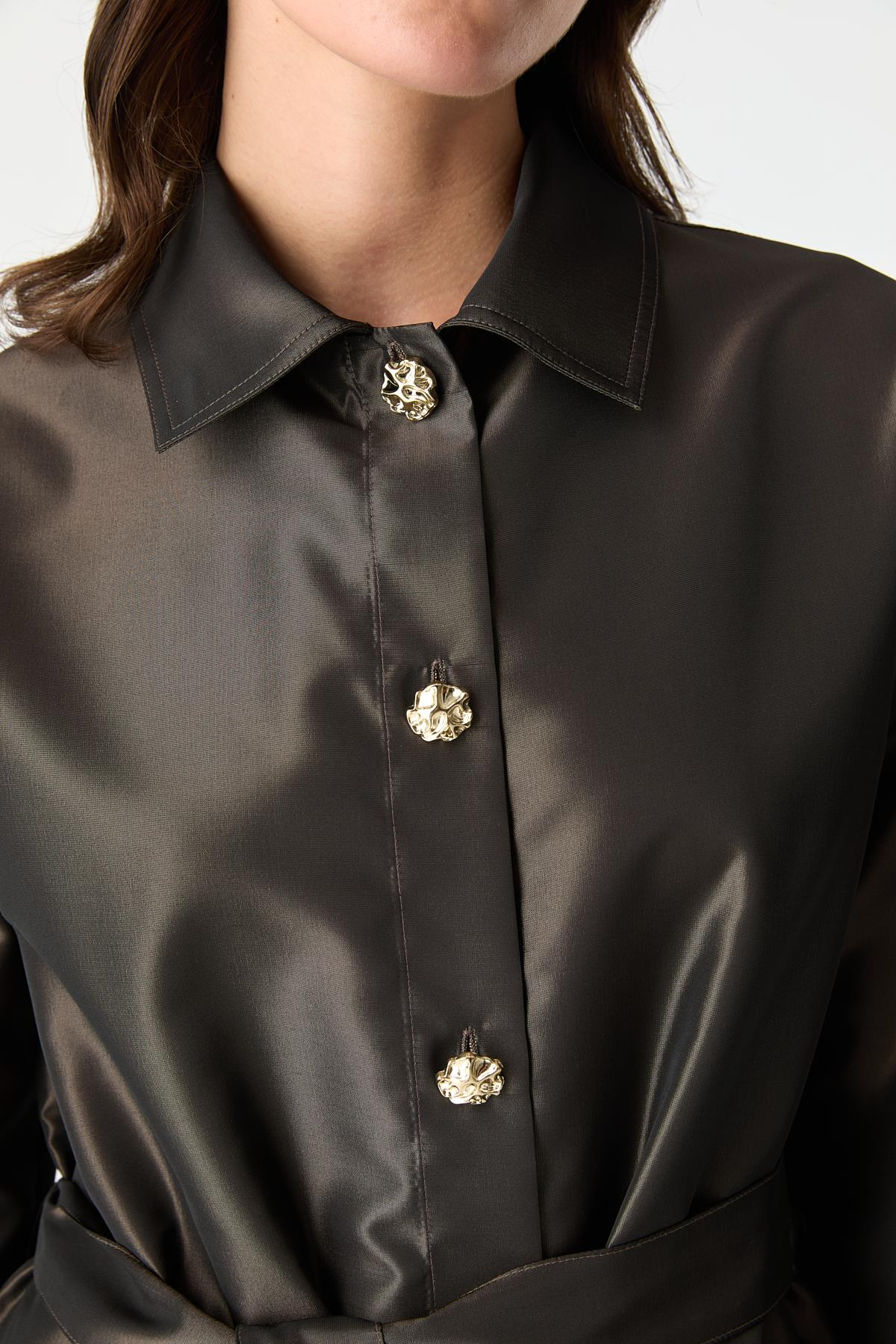 Düğmeli Tafta Ceket{KATEGORİ}