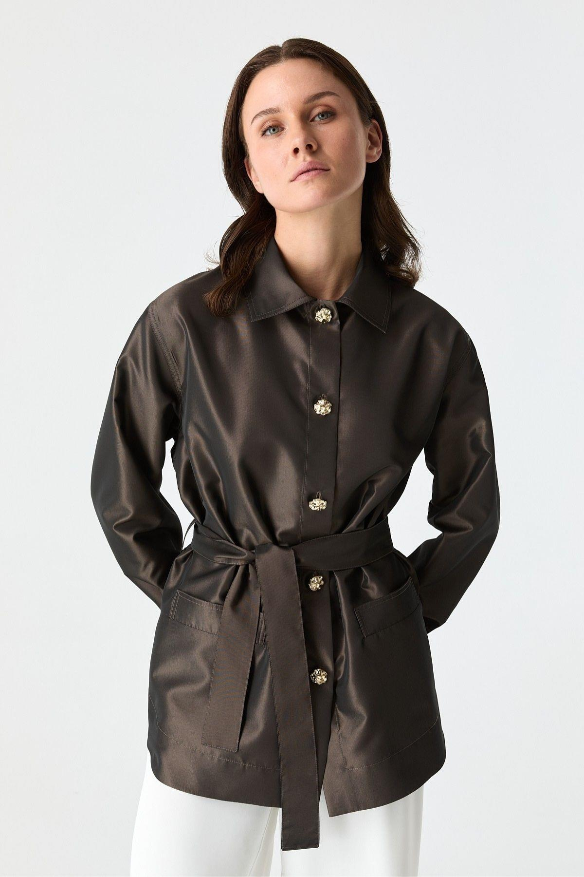 Düğmeli Tafta Ceket{KATEGORİ}