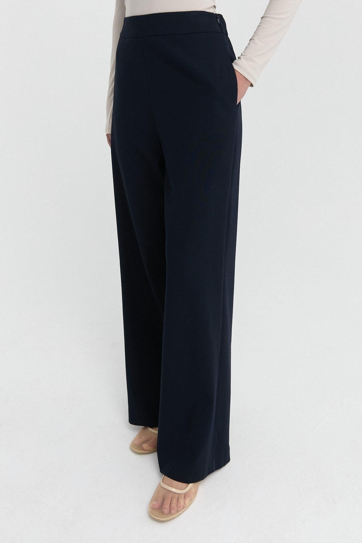 Elastik Bel Bantlı Bol Pantolon{KATEGORİ}