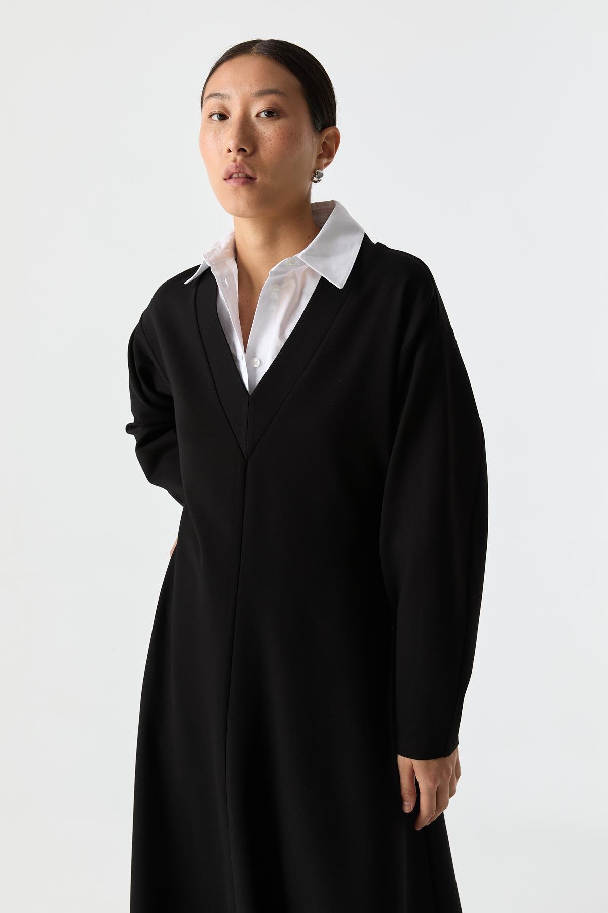 Esnek Dokulu Derin V Yaka Elbise SİYAH{KATEGORİ}