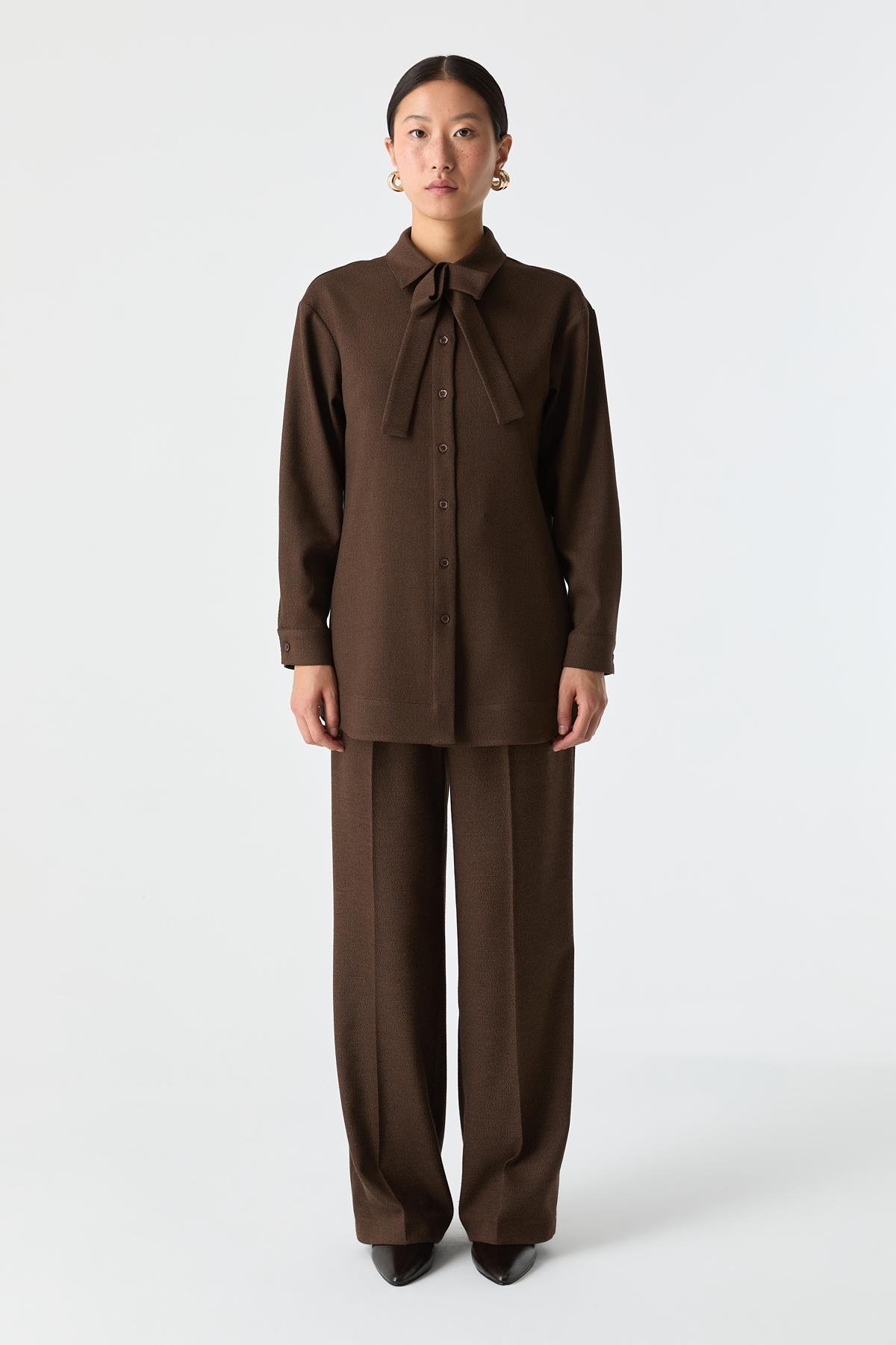 Fiyonklu Gömlek{KATEGORİ}