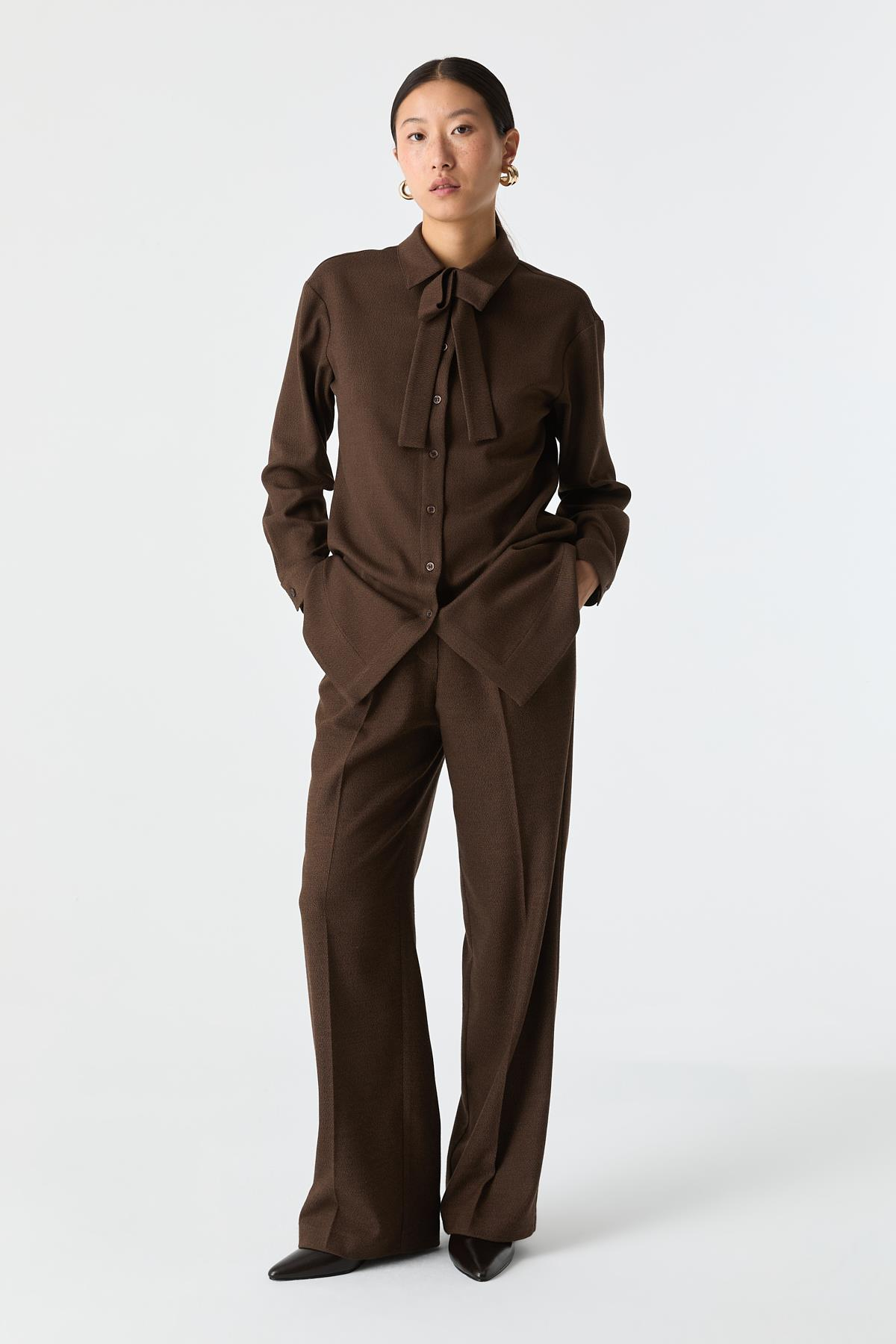 Fiyonklu Gömlek{KATEGORİ}