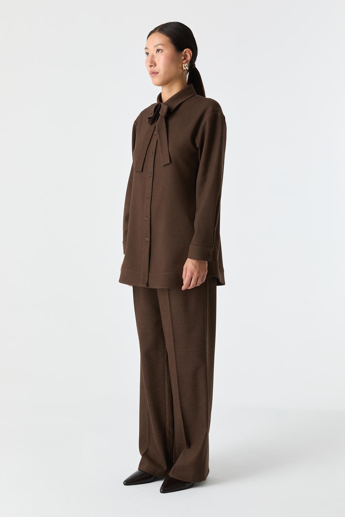 Fiyonklu Gömlek{KATEGORİ}