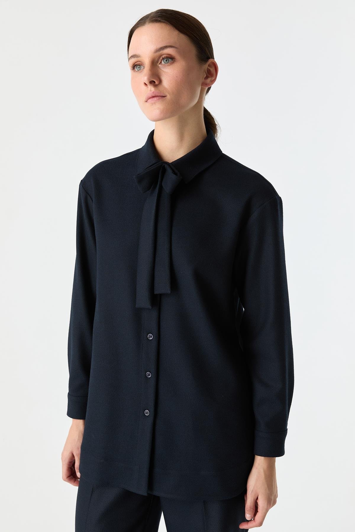 Fiyonklu Gömlek{KATEGORİ}