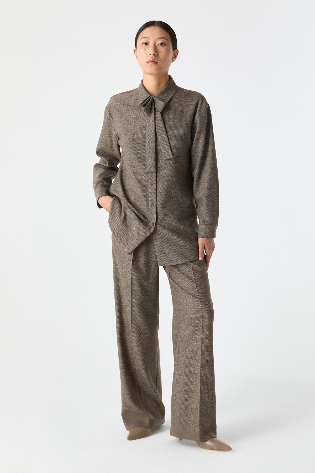 Fiyonklu Gömlek BRONZ BEJ{KATEGORİ}