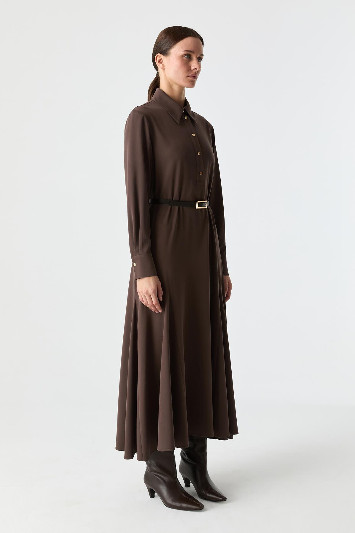 Kare Düğmeli Gode Detaylı Elbise KAHVERENGİ{KATEGORİ}