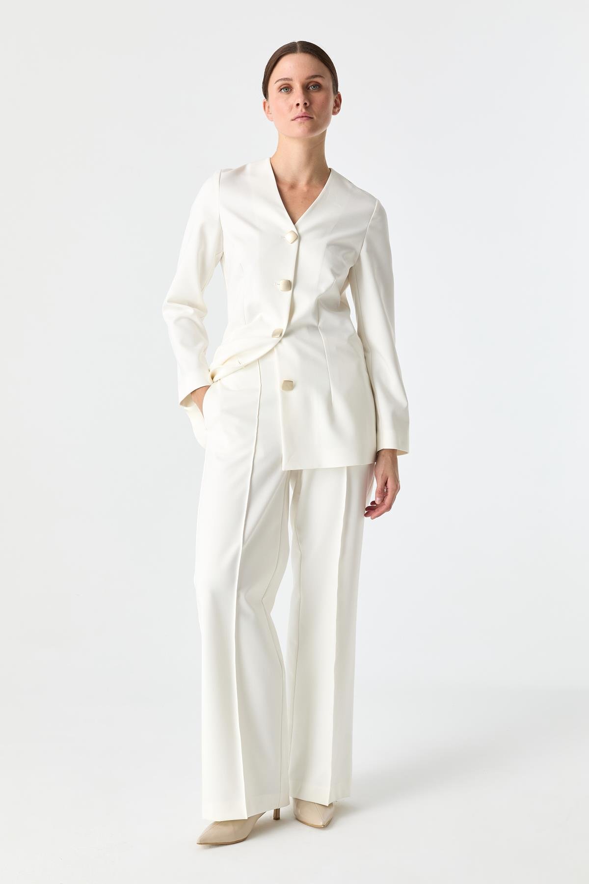 Kare Düğmeli V Yaka Ceket{KATEGORİ}