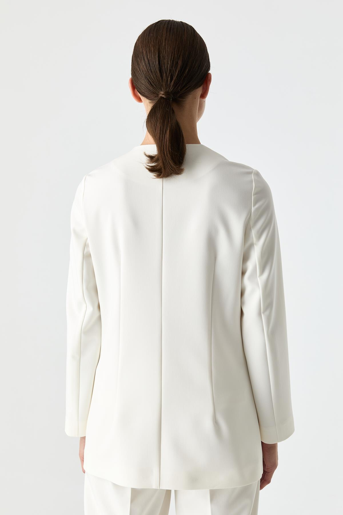 Kare Düğmeli V Yaka Ceket{KATEGORİ}