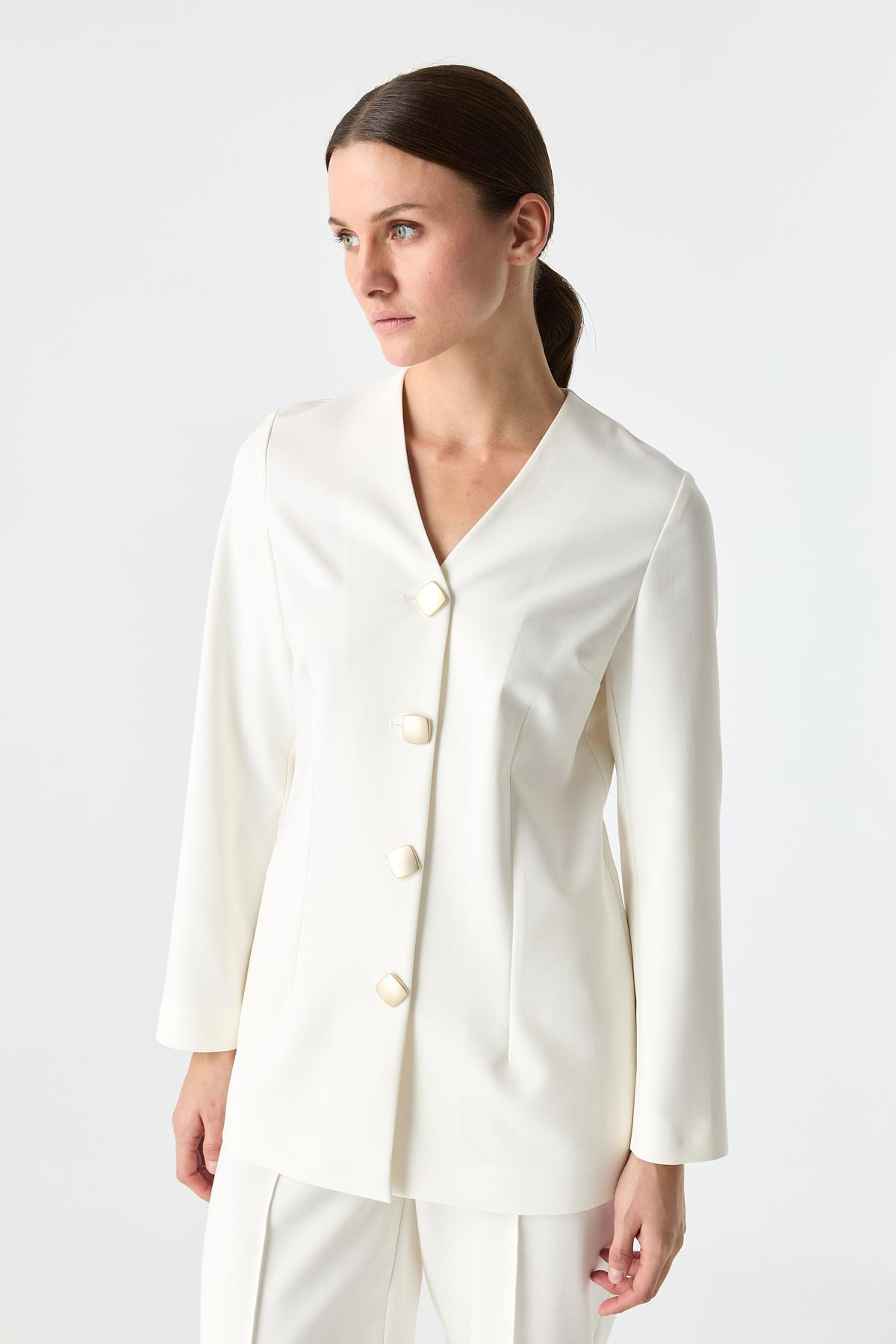 Kare Düğmeli V Yaka Ceket{KATEGORİ}