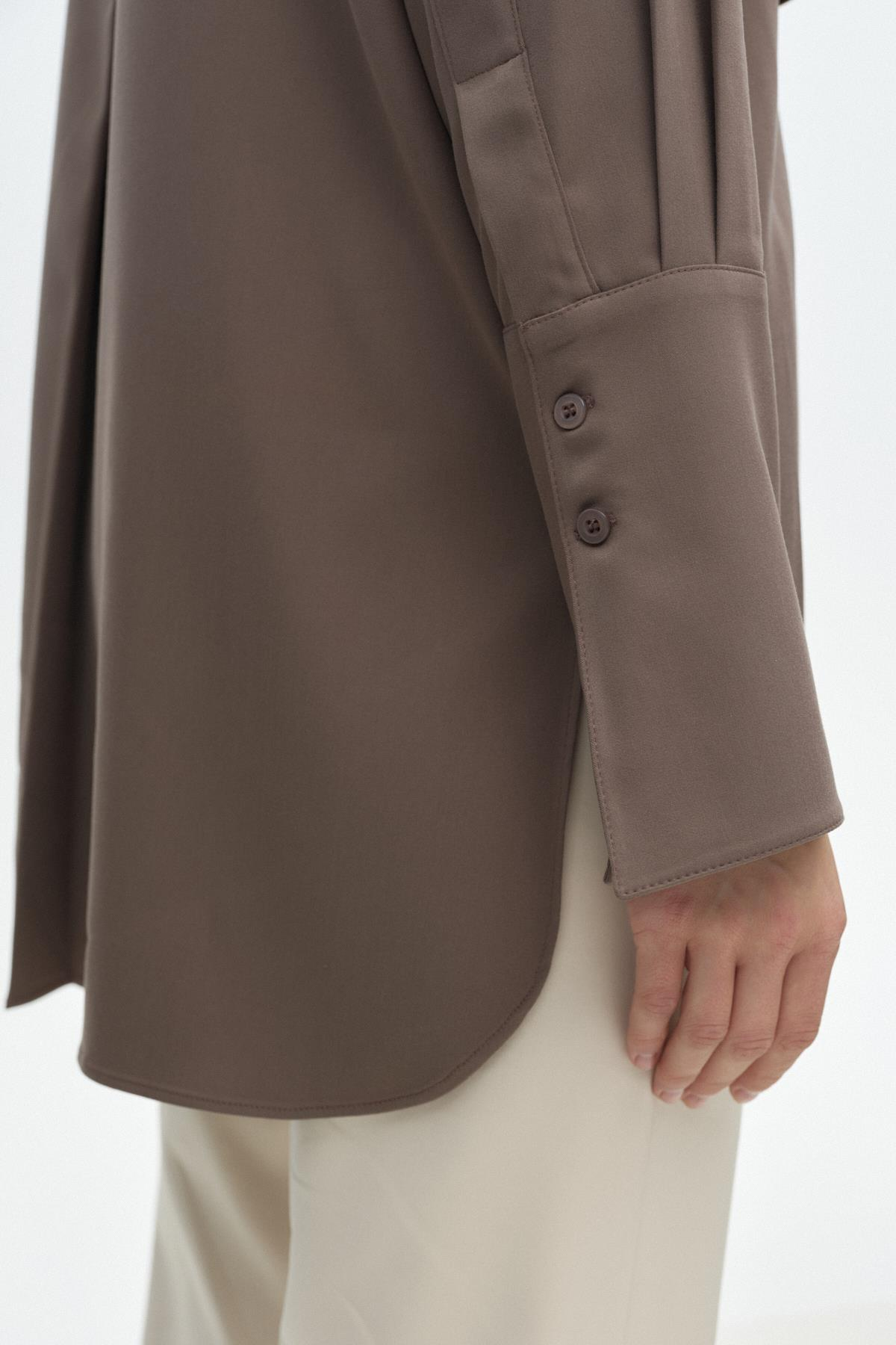 Kare Kapaklı Gömlek{KATEGORİ}