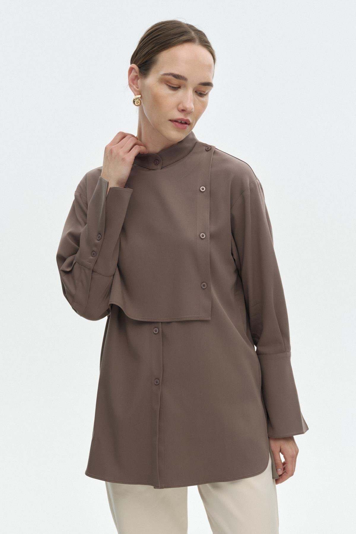 Kare Kapaklı Gömlek{KATEGORİ}