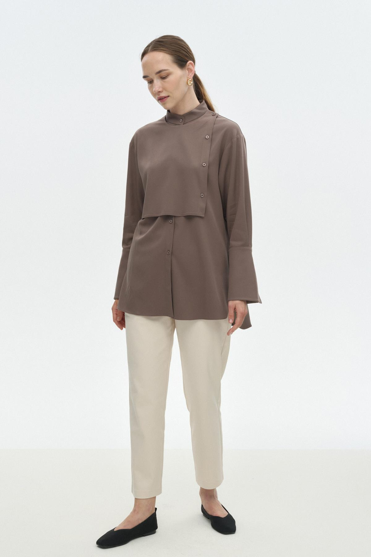 Kare Kapaklı Gömlek{KATEGORİ}