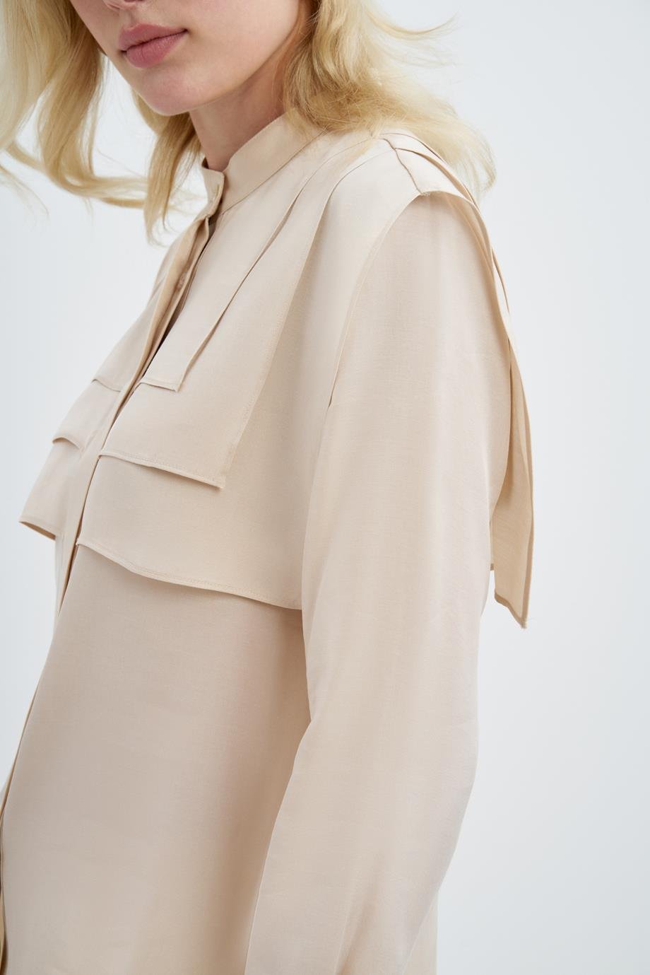 Kare Yakalı Gömlek{KATEGORİ}