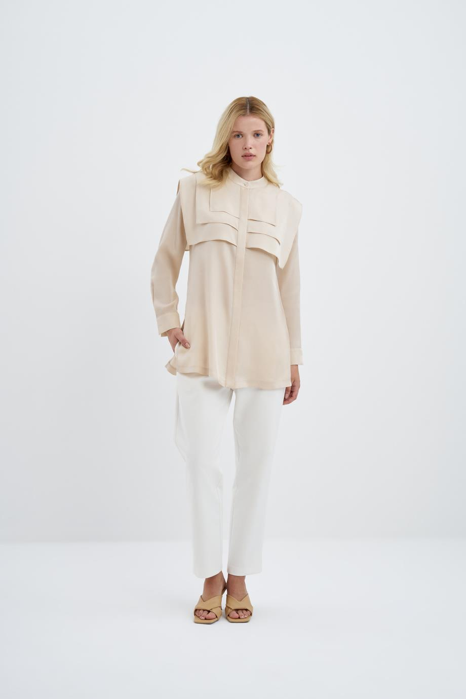 Kare Yakalı Gömlek{KATEGORİ}