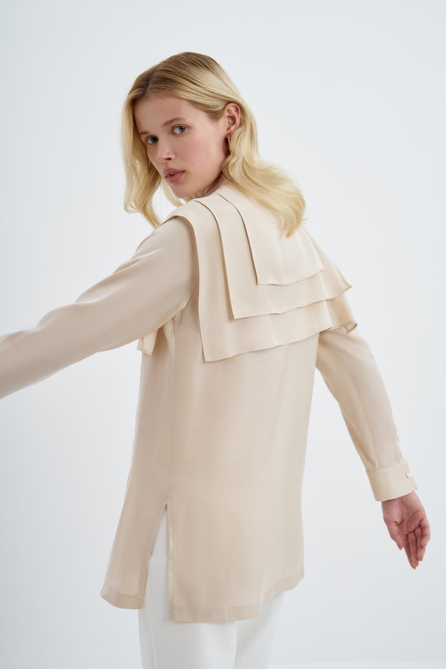 Kare Yakalı Gömlek{KATEGORİ}