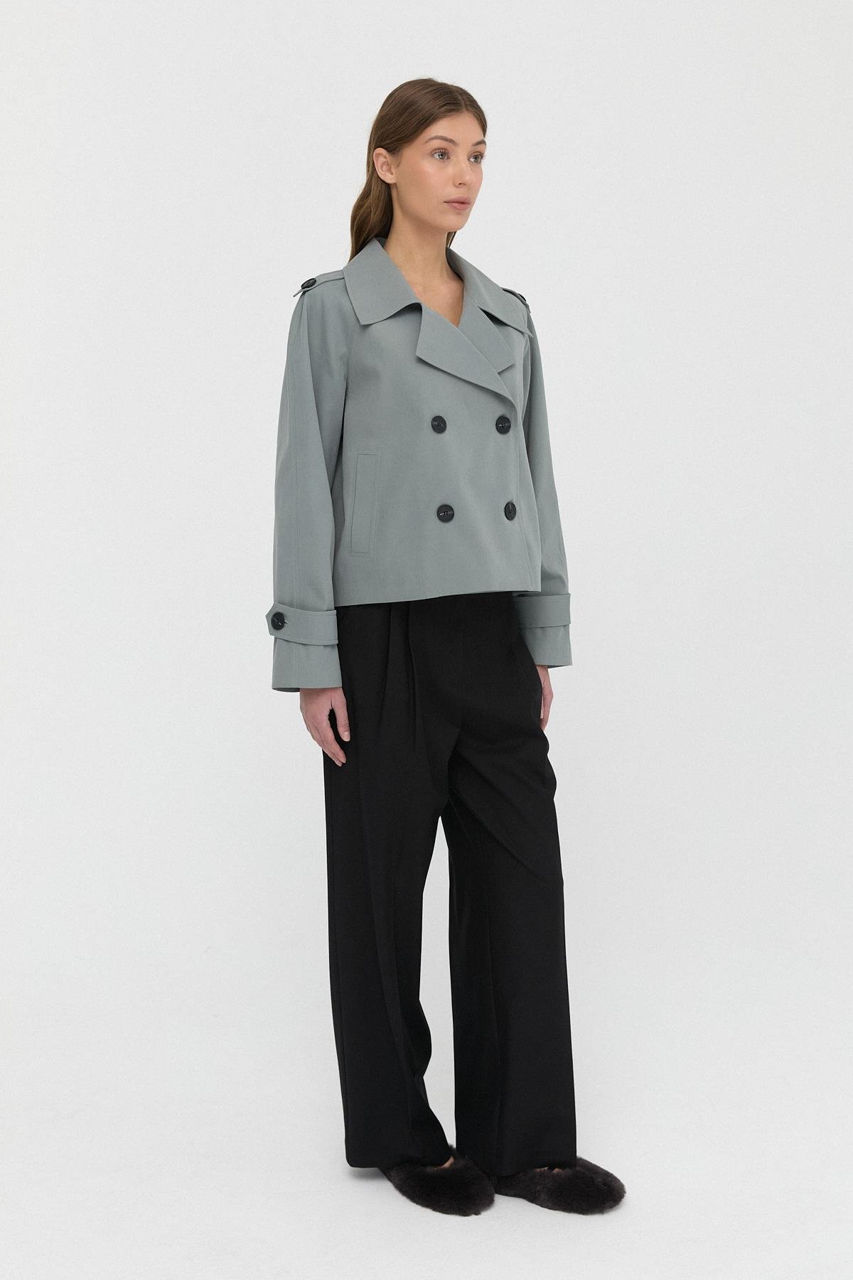 Katlı Yaka Kısa Trençkot{KATEGORİ}