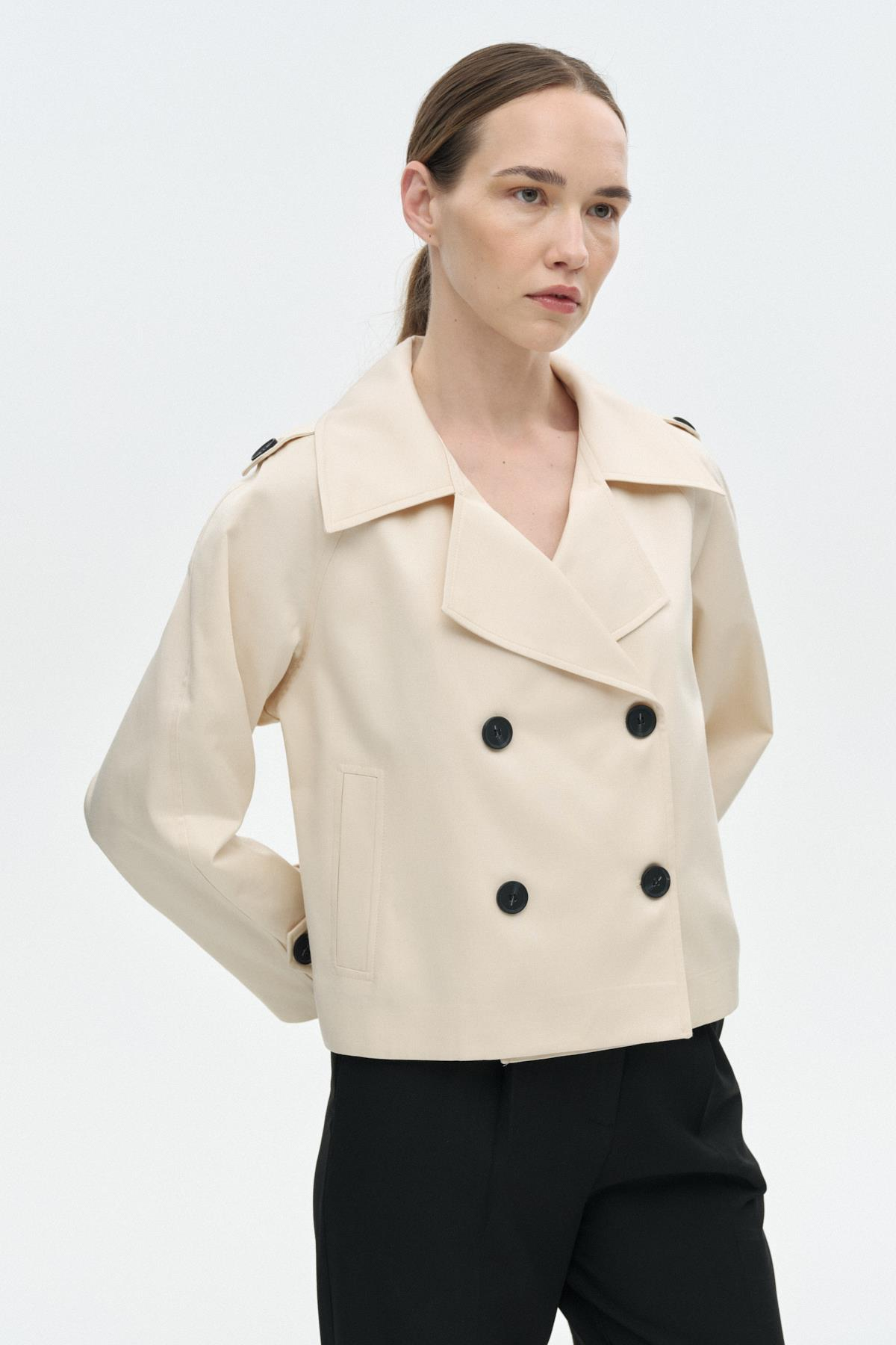 Katlı Yaka Kısa Trençkot{KATEGORİ}