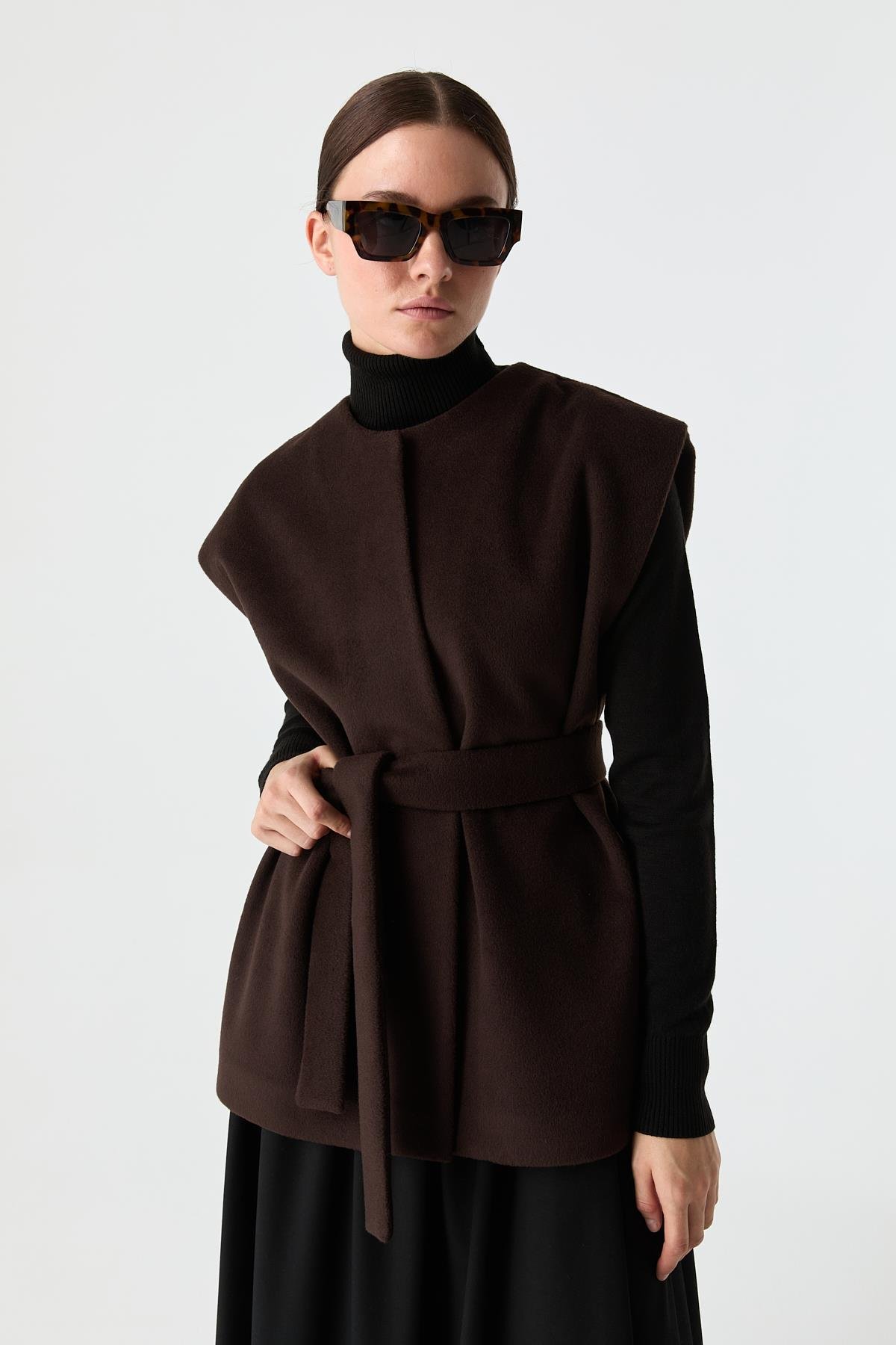 Kemerli Kaşe Yelek{KATEGORİ}