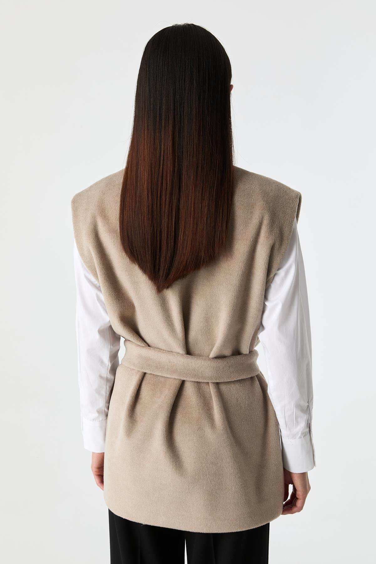 Kemerli Kaşe Yelek{KATEGORİ}