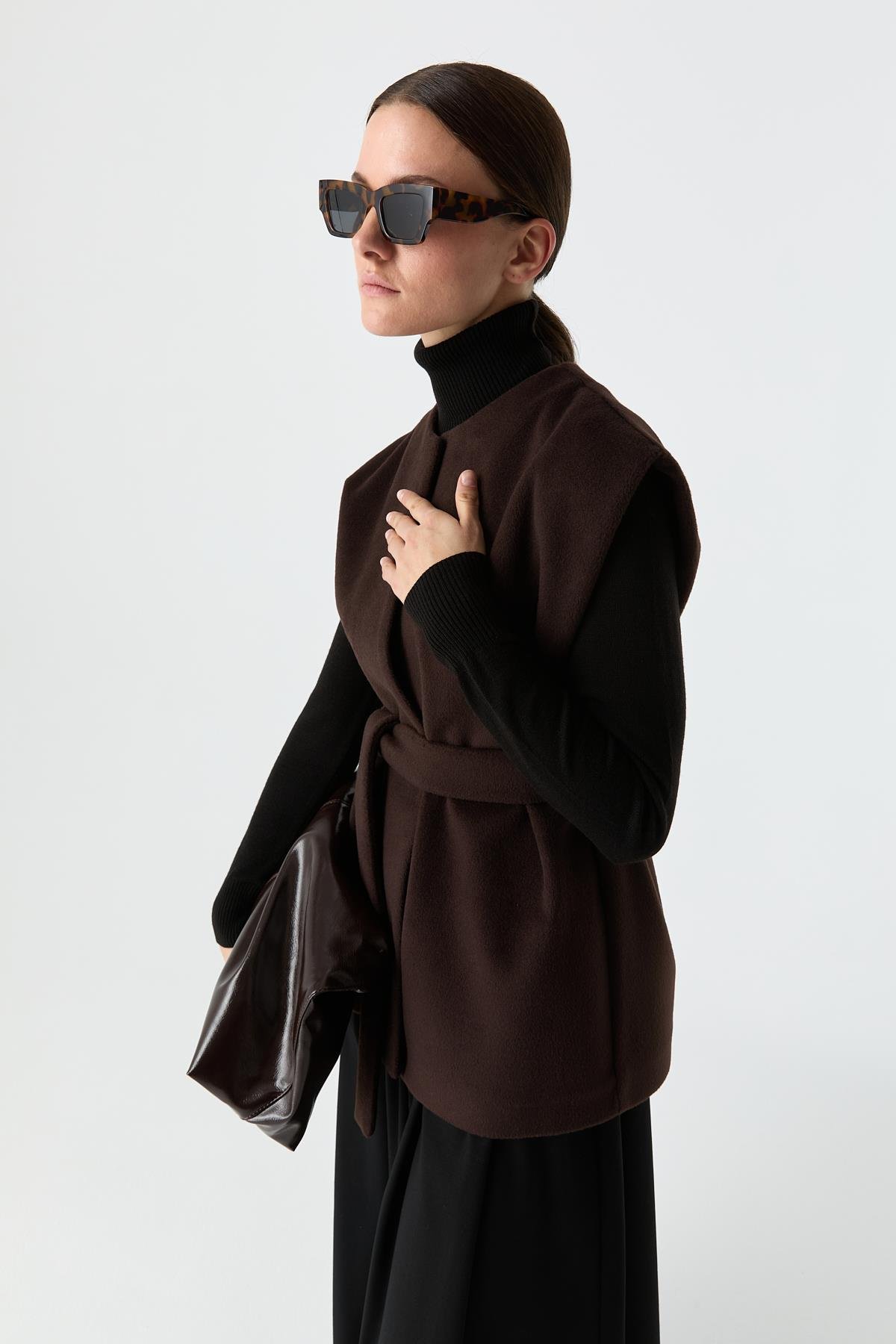 Kemerli Kaşe Yelek{KATEGORİ}