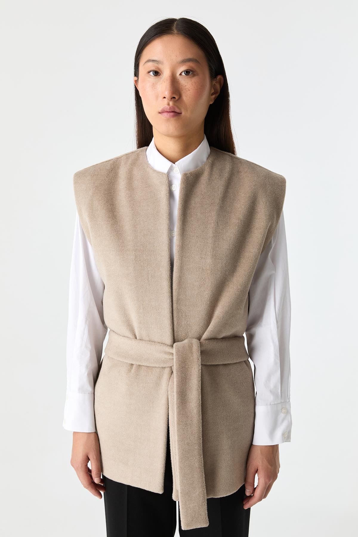 Kemerli Kaşe Yelek{KATEGORİ}