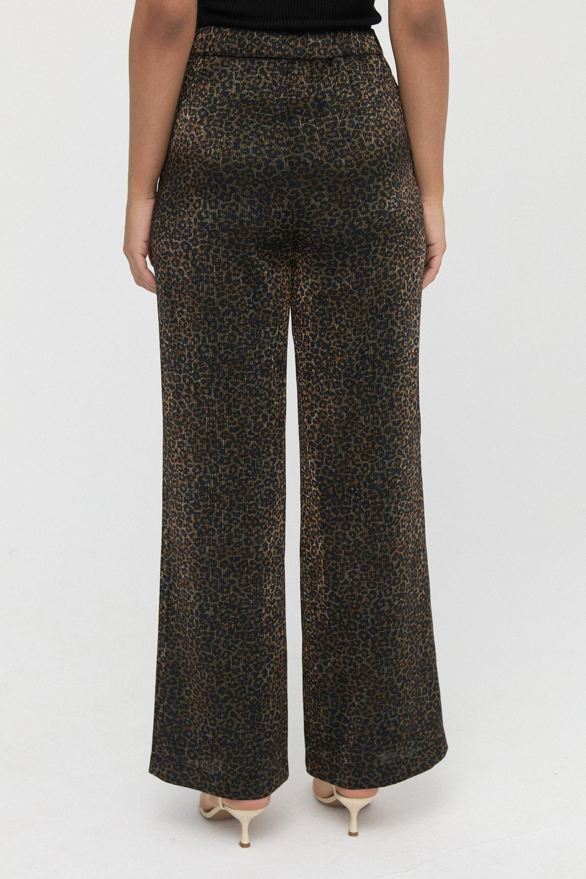 Leopar Desenli Jakarlı Pantolon{KATEGORİ}