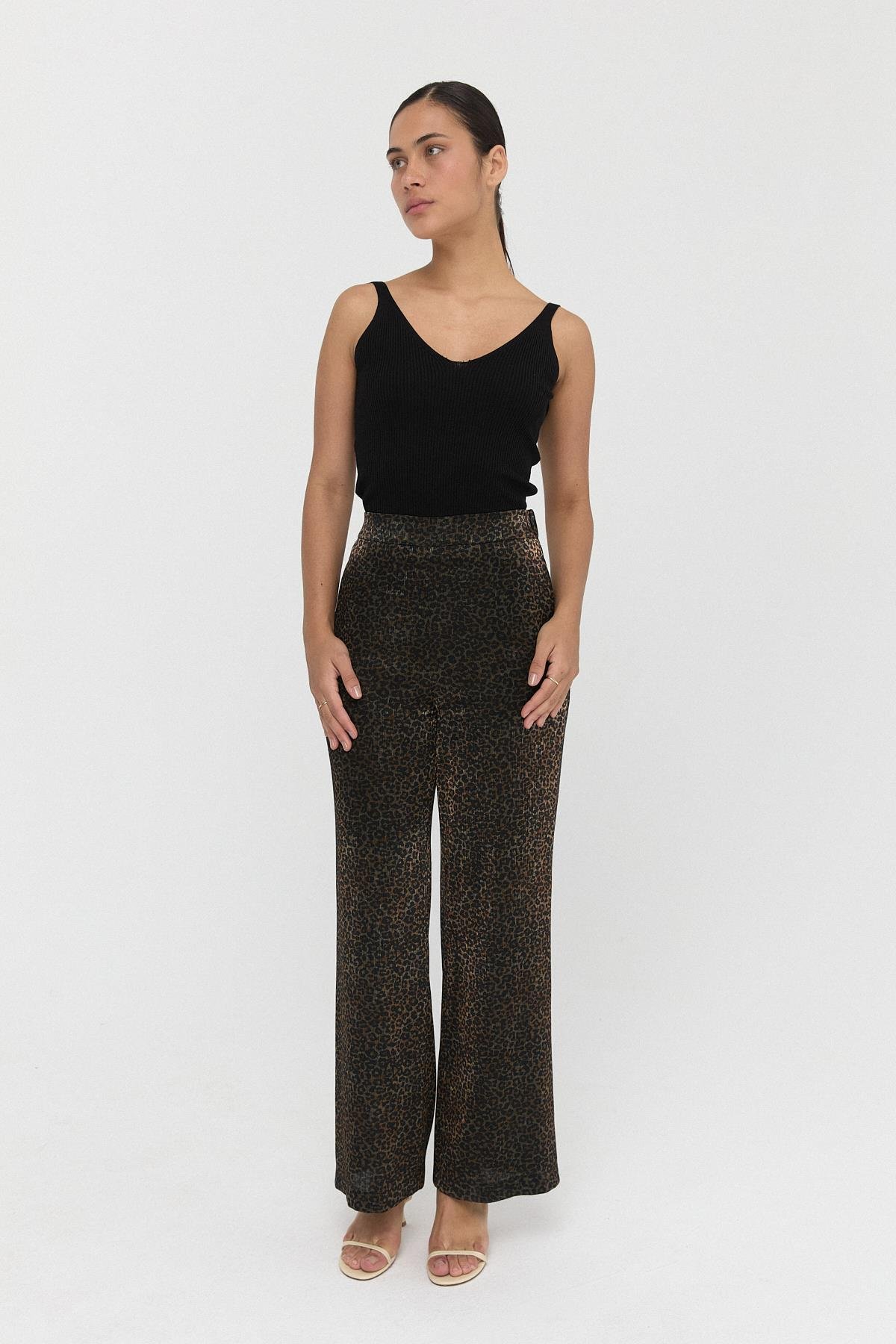 Leopar Desenli Jakarlı Pantolon{KATEGORİ}