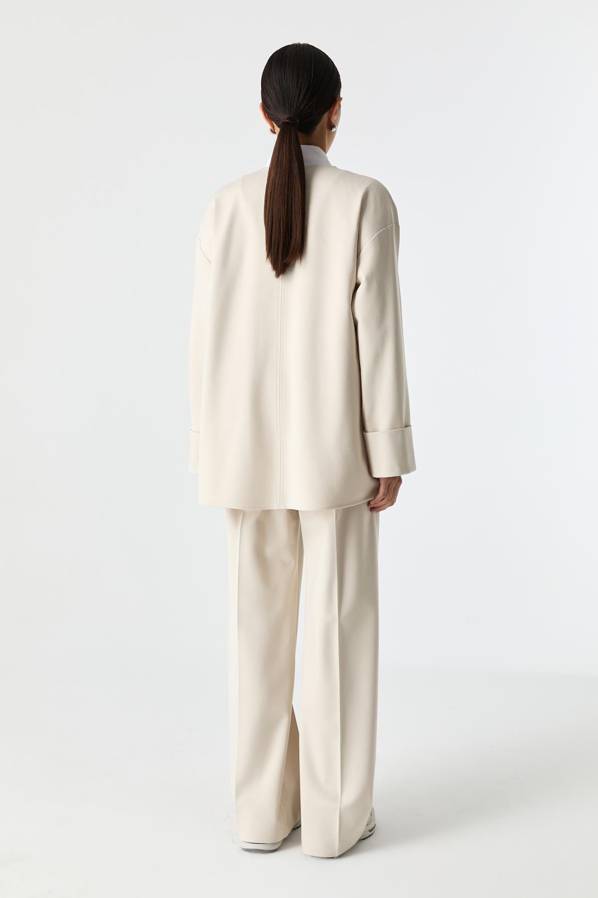 Modern Kesim Derin V Yaka Bluz TAŞ{KATEGORİ}