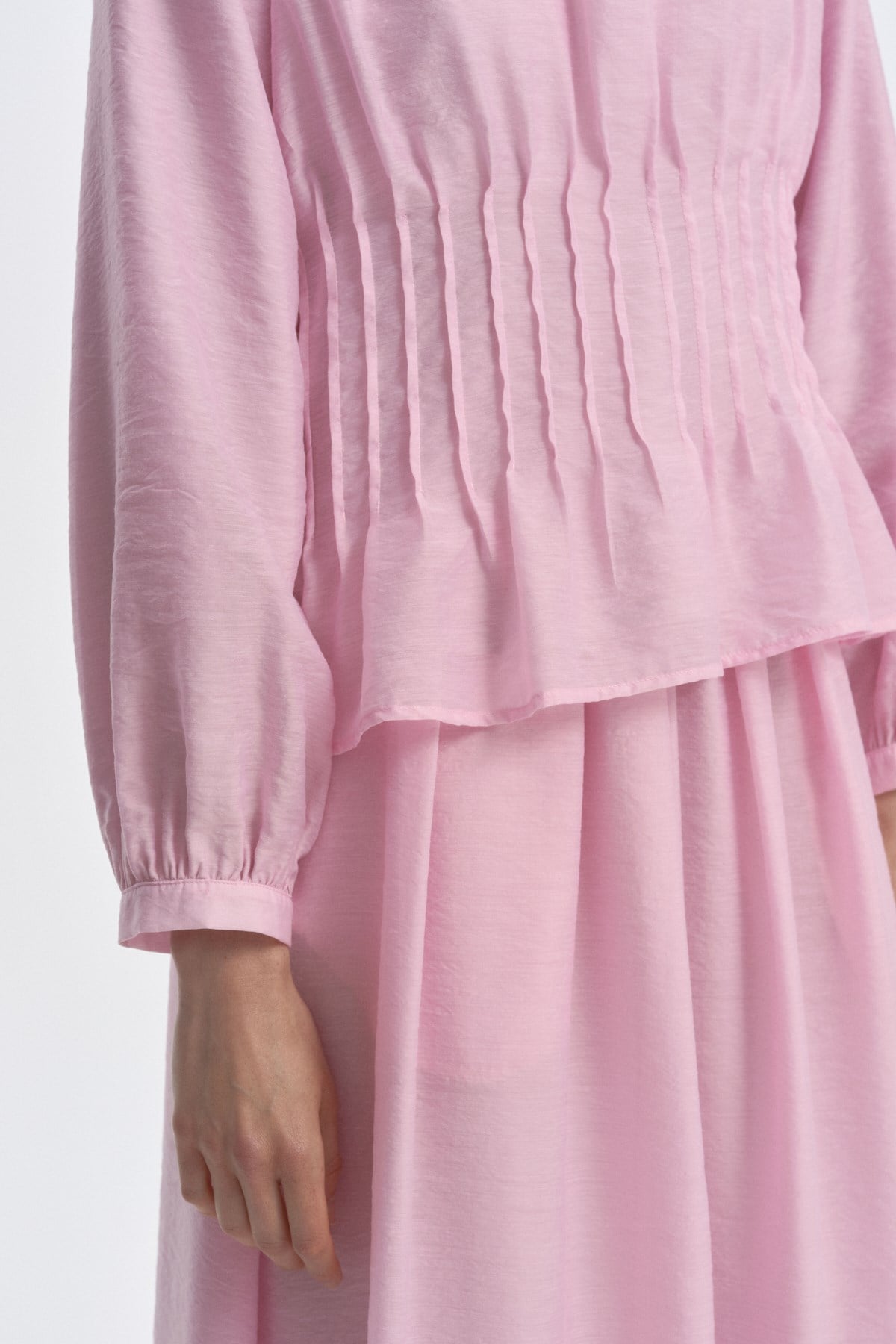 Nervür Detaylı Soft Takım PEMBE{KATEGORİ}